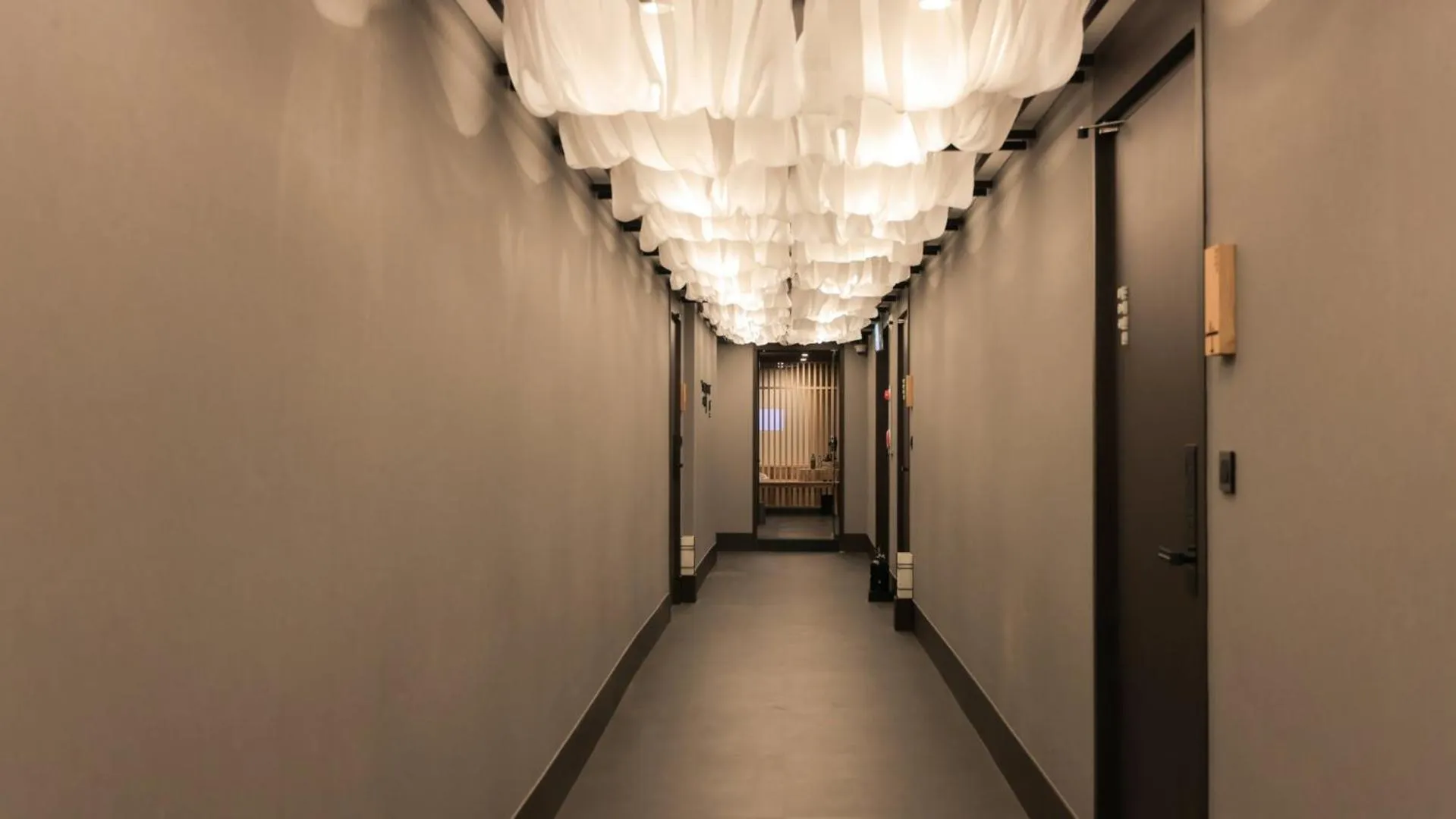 Lobby or reception in Workers Hotel Daejeon by Aank