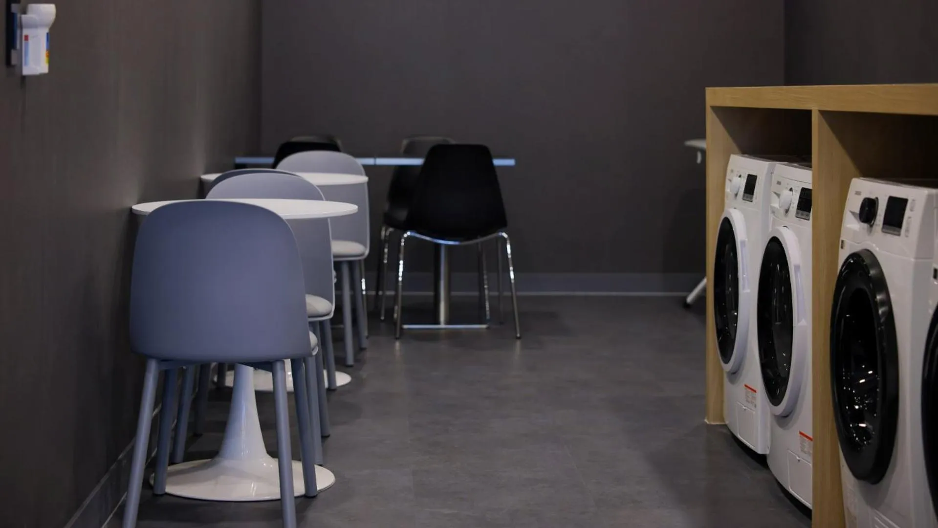 Business facilities in Workers Hotel Daejeon by Aank