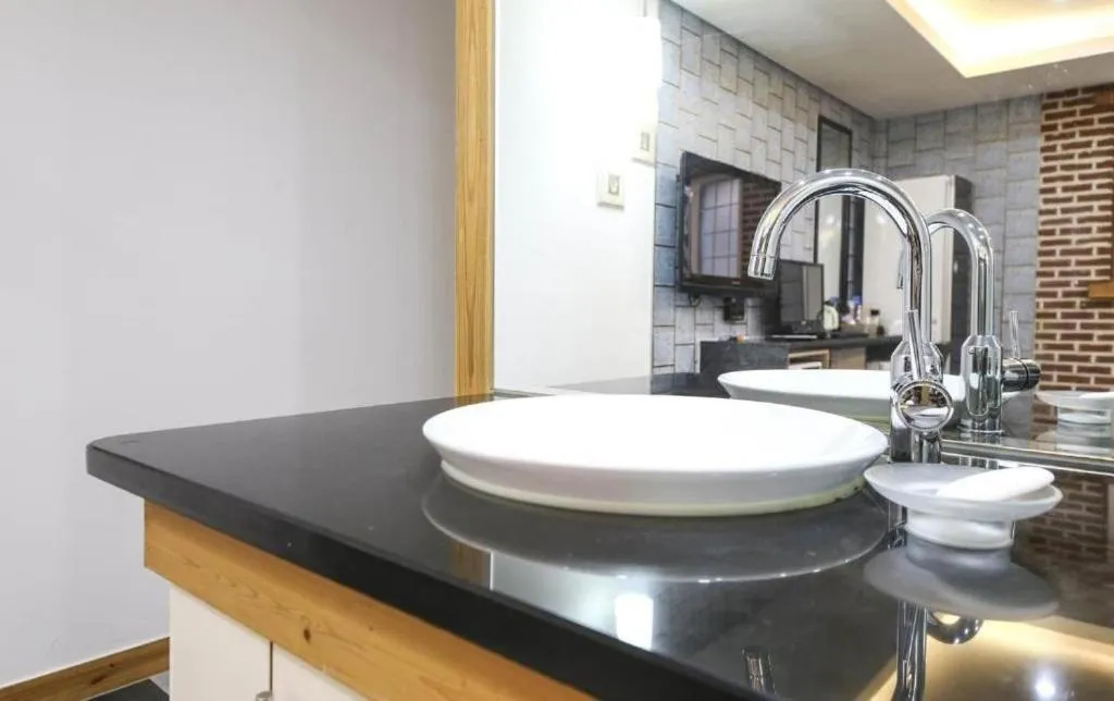 Cheonan Business Hotel