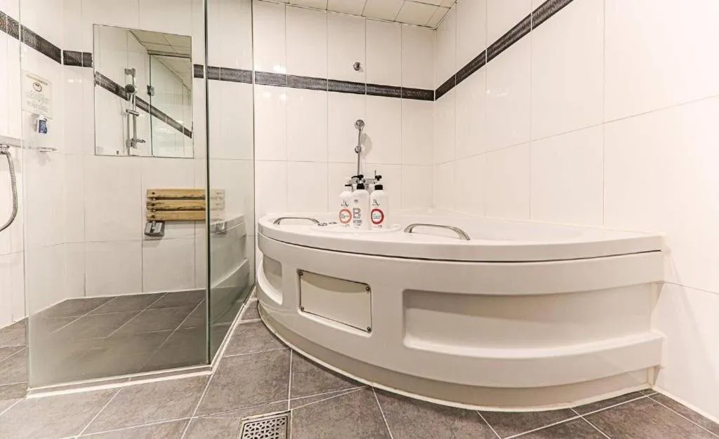 Cheonan Business Hotel