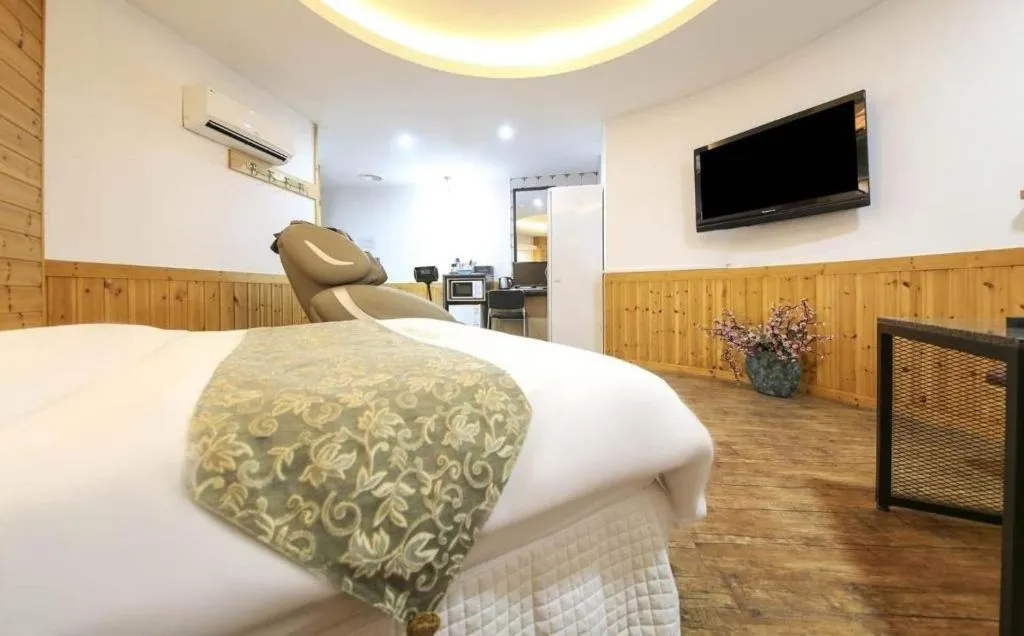 Cheonan Business Hotel