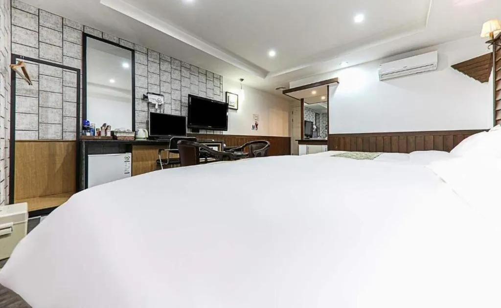 Cheonan Business Hotel