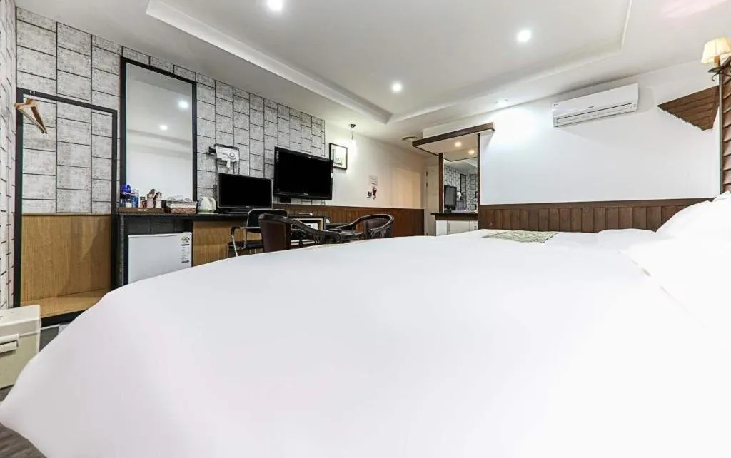 Cheonan Business Hotel