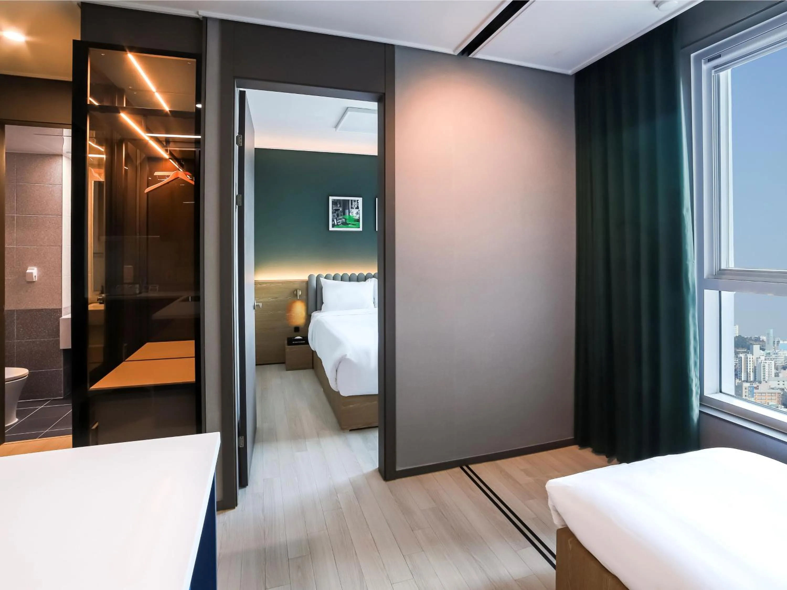 Photo of the whole room, Bed in Busan Nampo Cotice The Ground