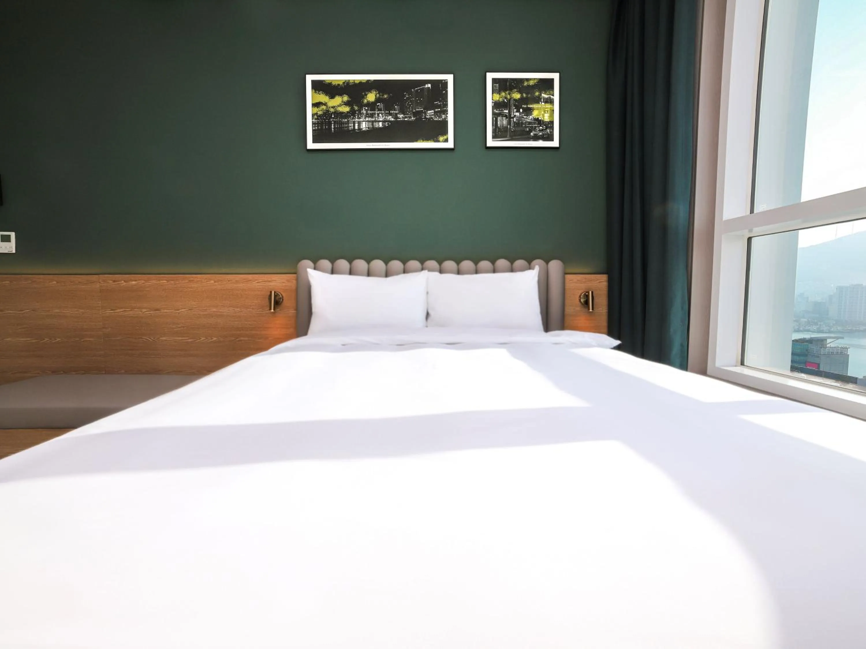 Photo of the whole room, Bed in Busan Nampo Cotice The Ground