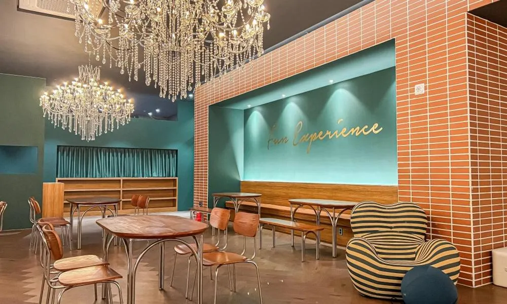 Seating area in Busan Nampo Cotice The Ground