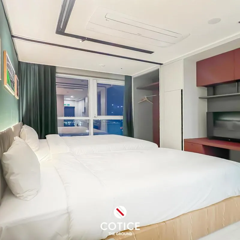 Bed in Busan Nampo Cotice The Ground