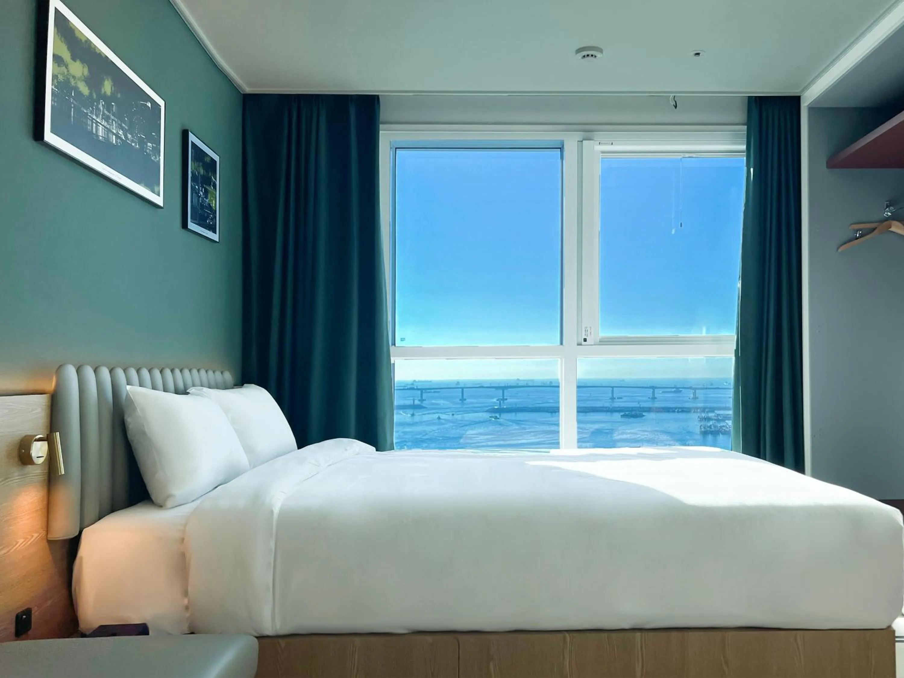 Photo of the whole room, Bed in Busan Nampo Cotice The Ground