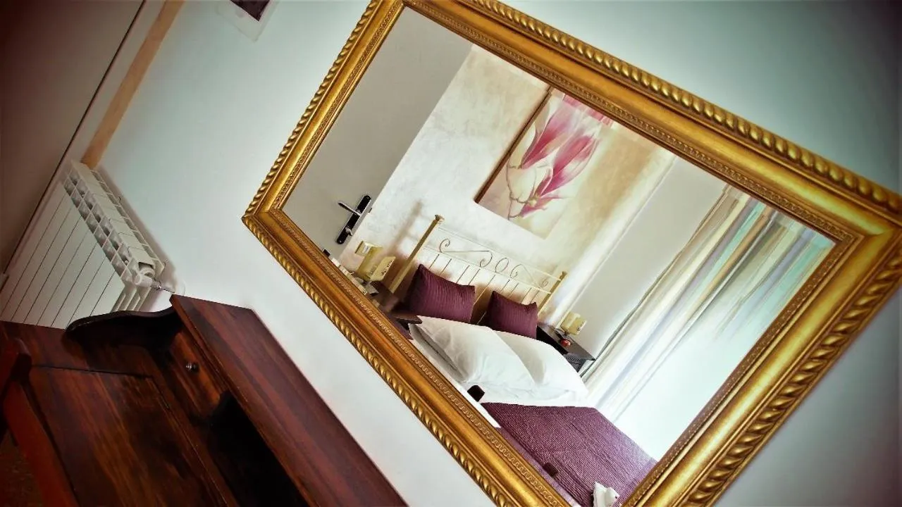 Decorative detail, Bed in Casamare Hotel