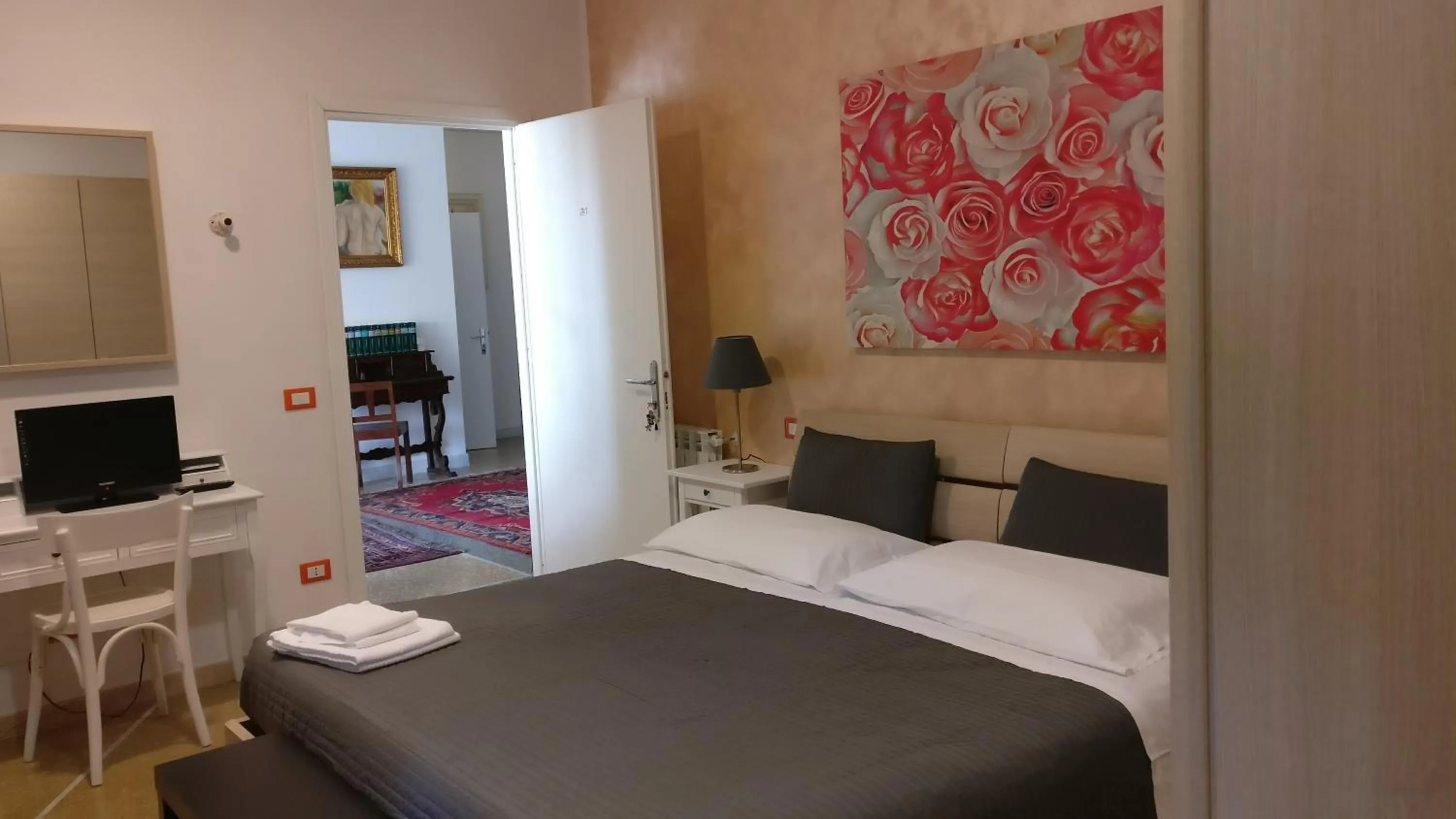 Photo of the whole room, Bed in Casamare Hotel