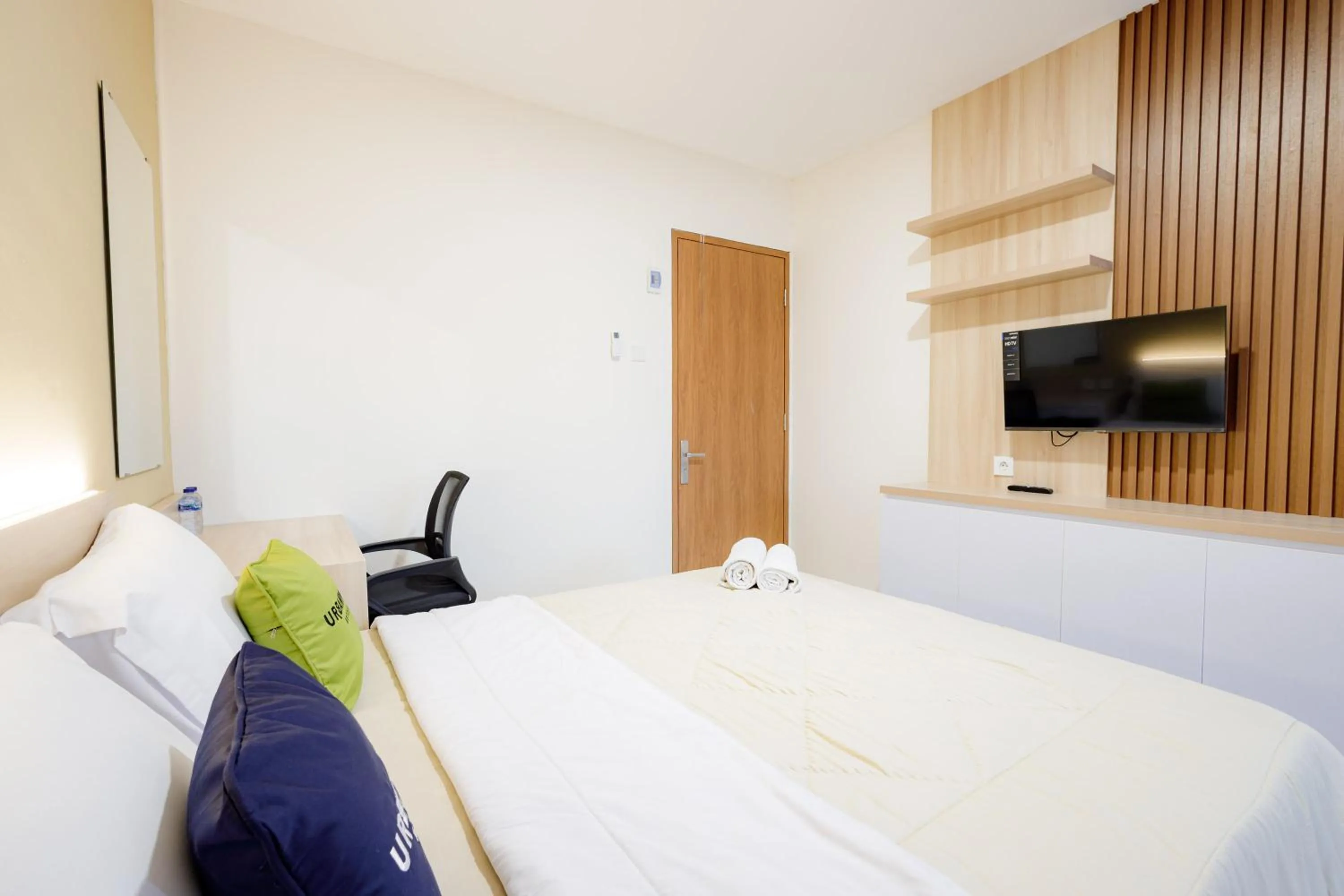 Bedroom, Bed in Urbanview Hotel Syariah The Ragunan Residence