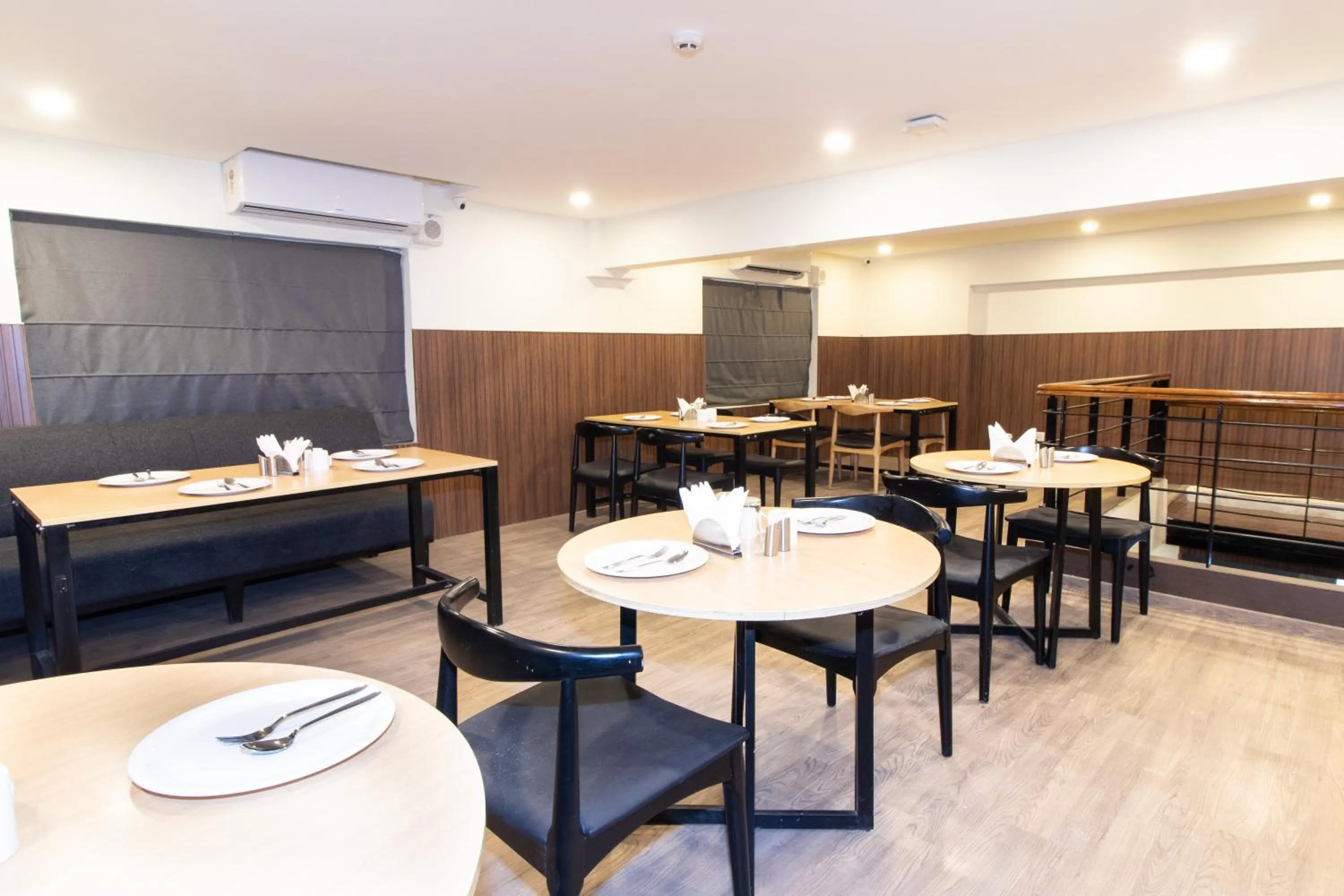 Restaurant/places to eat in Sanctum Suites Richmond Road Bangalore