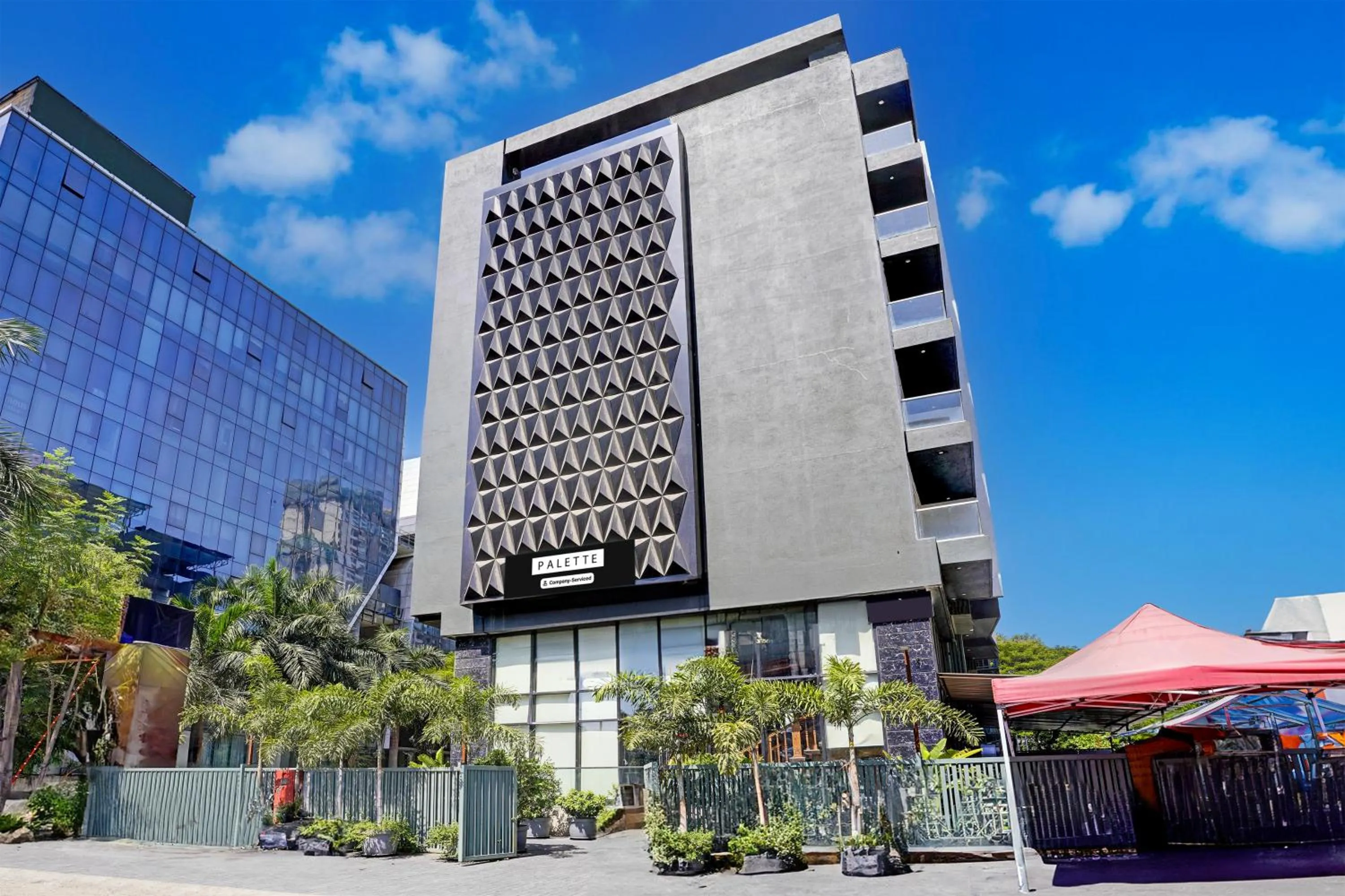 Facade/entrance in Palette Magarpatta City formerly Emerald Guestimony