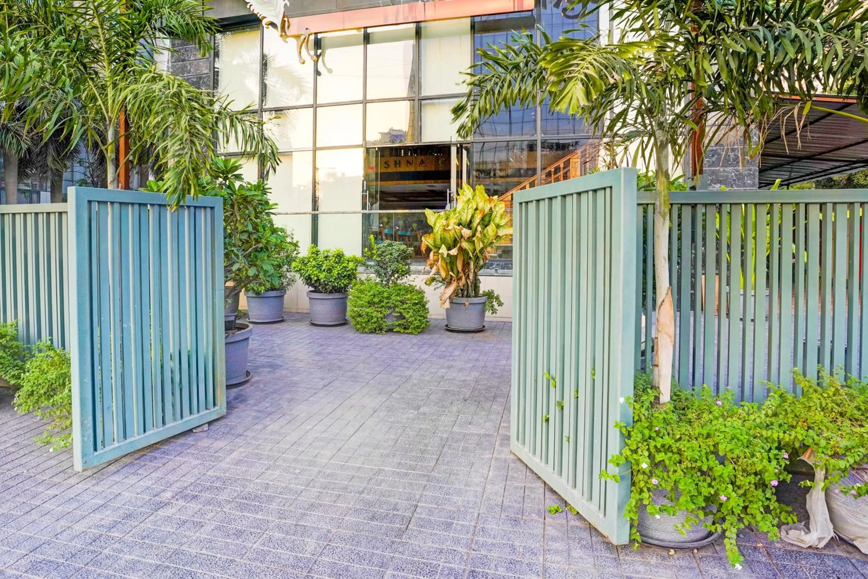 Facade/entrance in Palette Magarpatta City formerly Emerald Guestimony