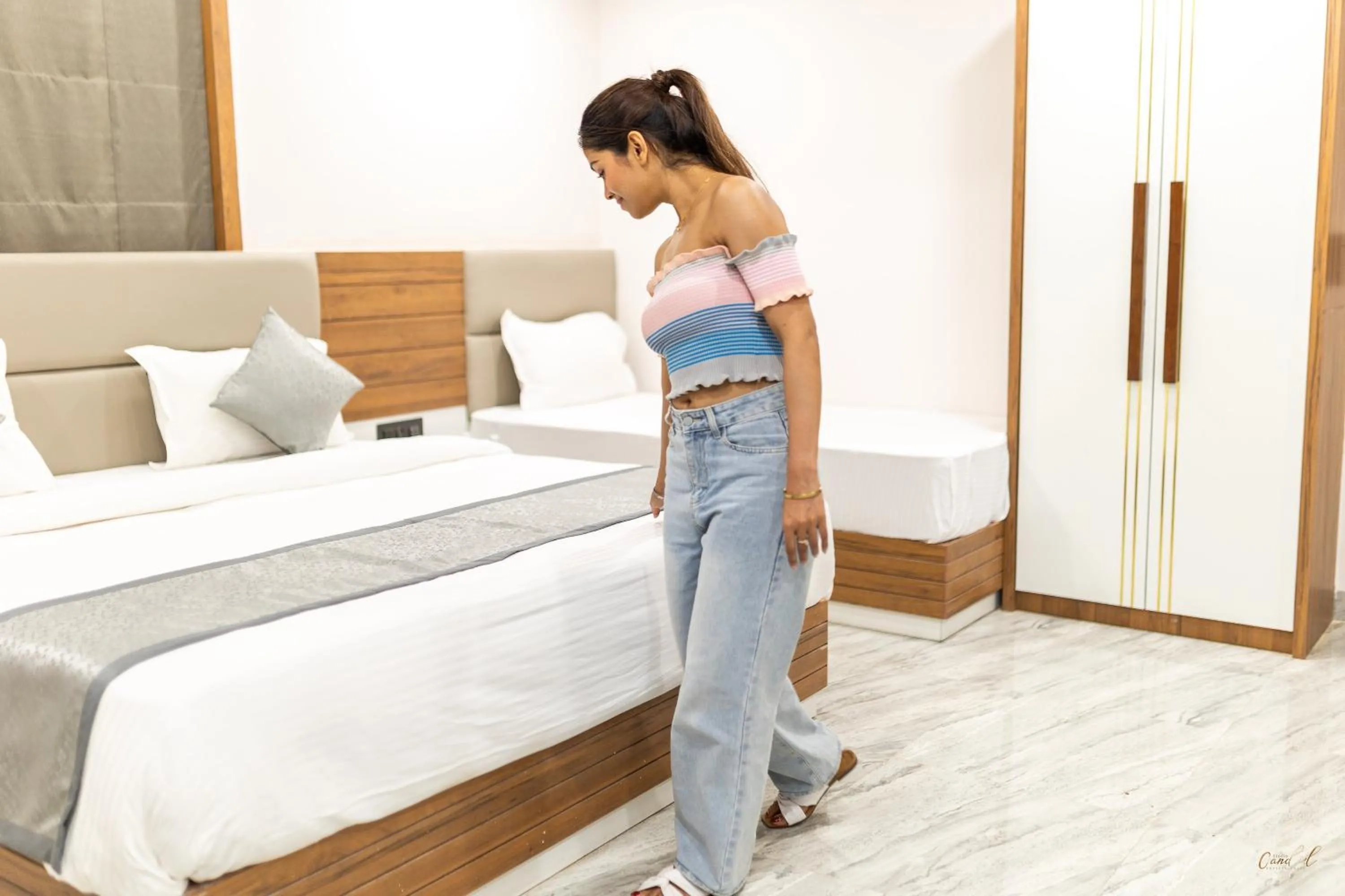 Bed in Daksh Eden Greenz -A Luxury Resort in Sasan Gir