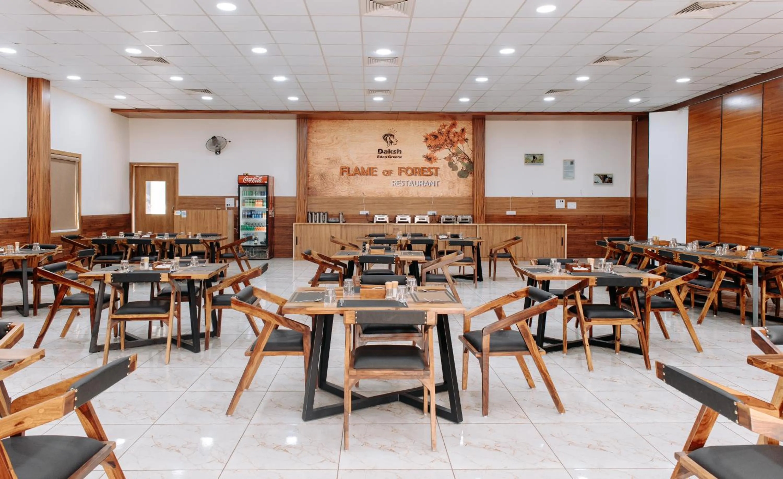 Restaurant/places to eat in Daksh Eden Greenz -A Luxury Resort in Sasan Gir