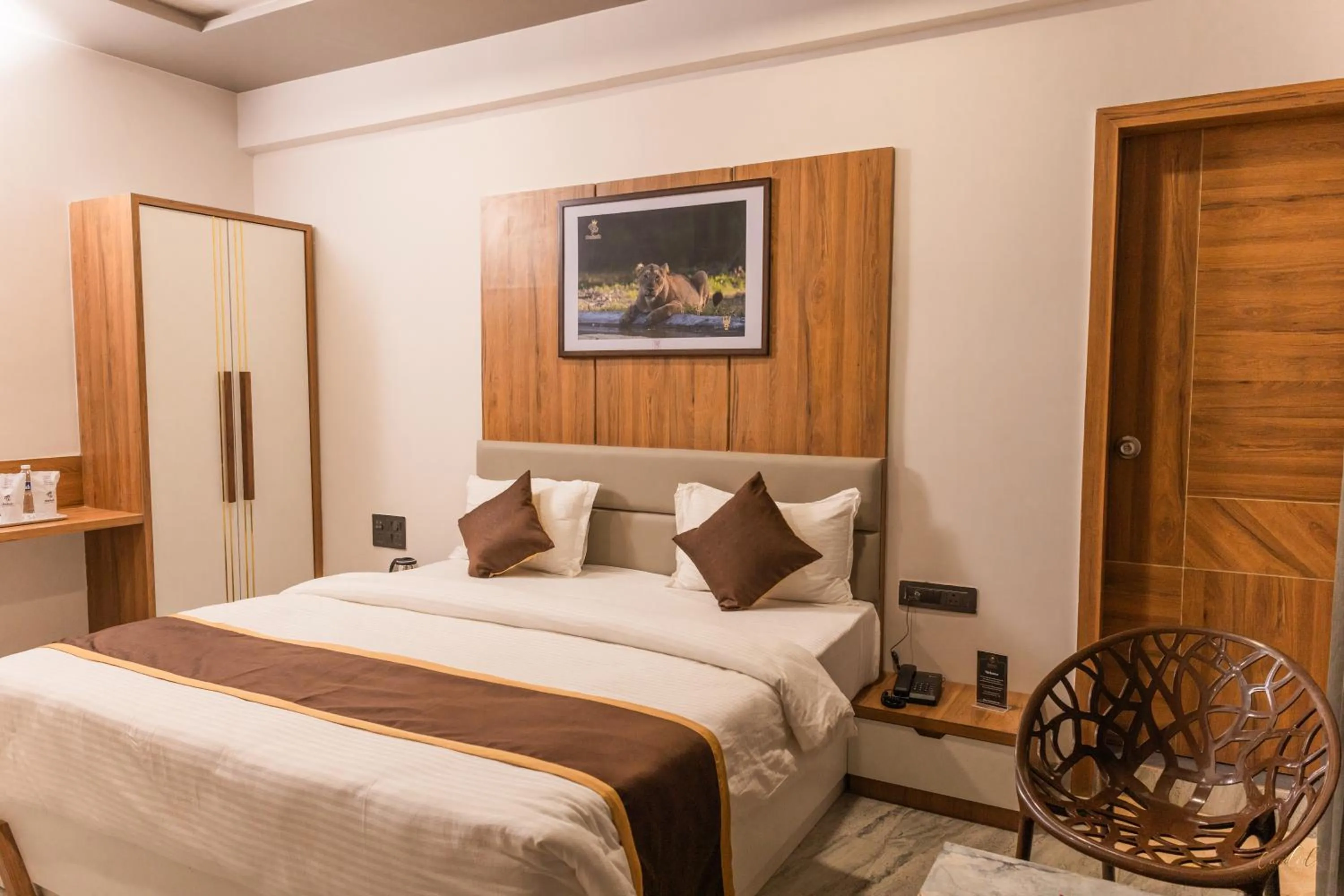 Bedroom, Bed in Daksh Eden Greenz -A Luxury Resort in Sasan Gir