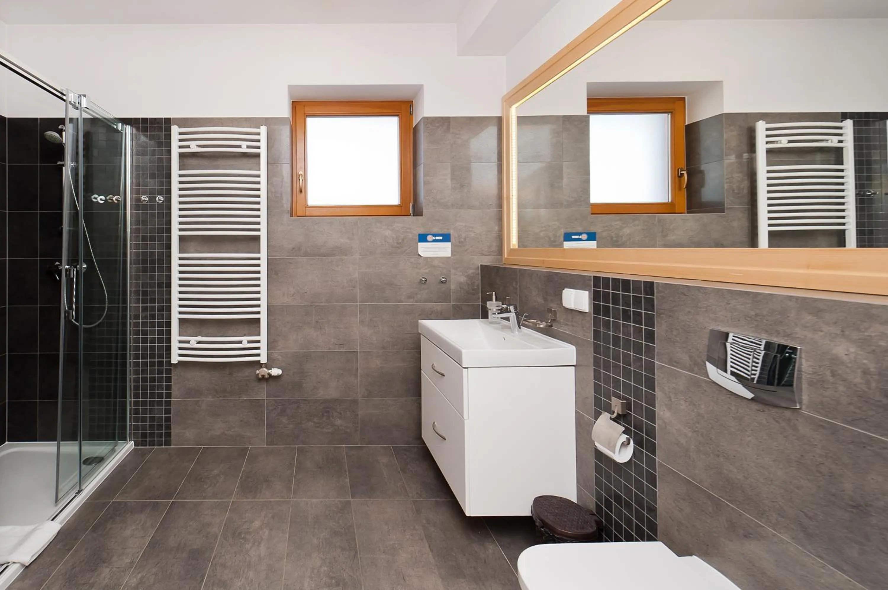 Bathroom in Apartamenty Lipki Park, Sun & Snow