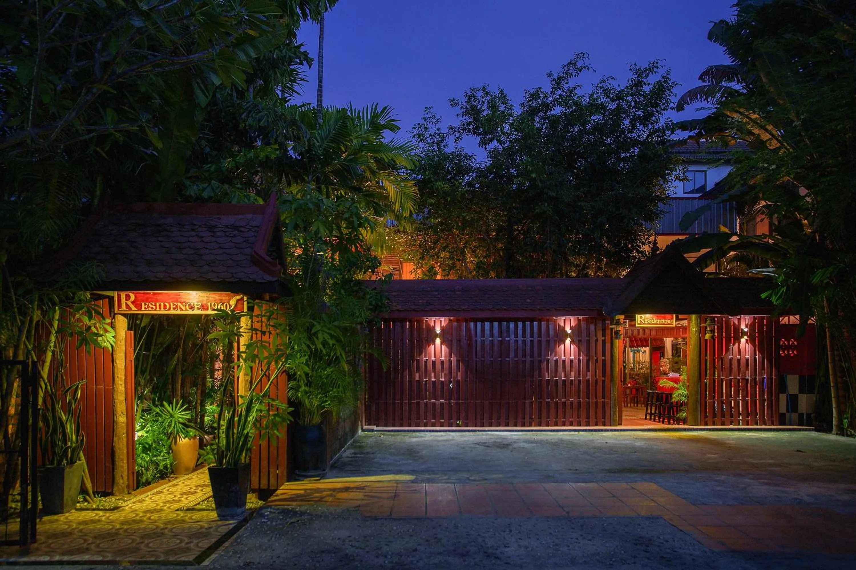 Property building in RESIDENCE 1960