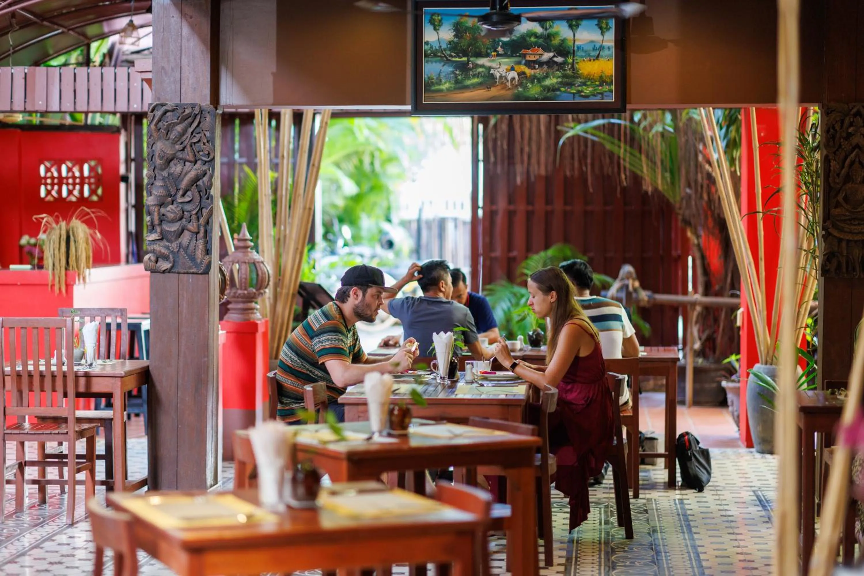 Restaurant/places to eat in RESIDENCE 1960