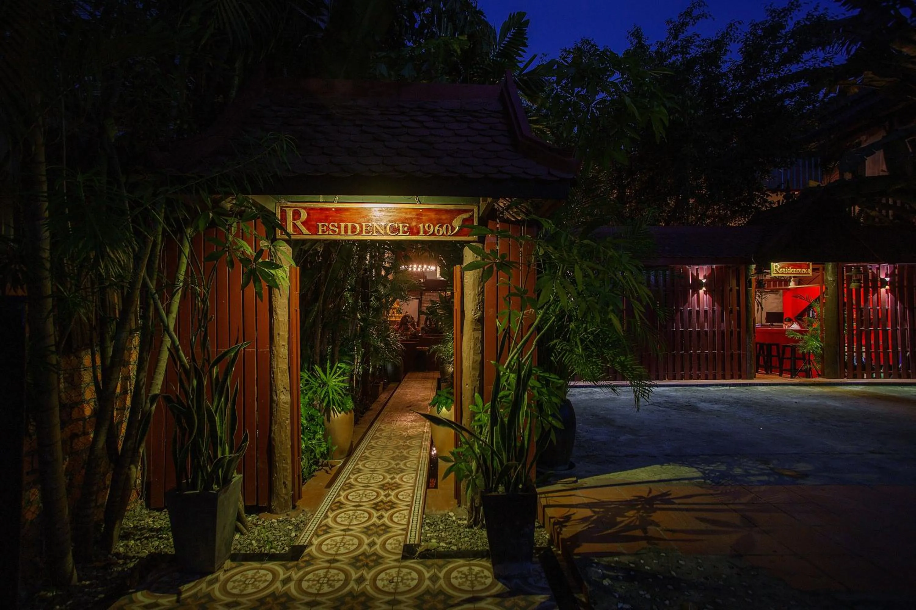 Property building in RESIDENCE 1960