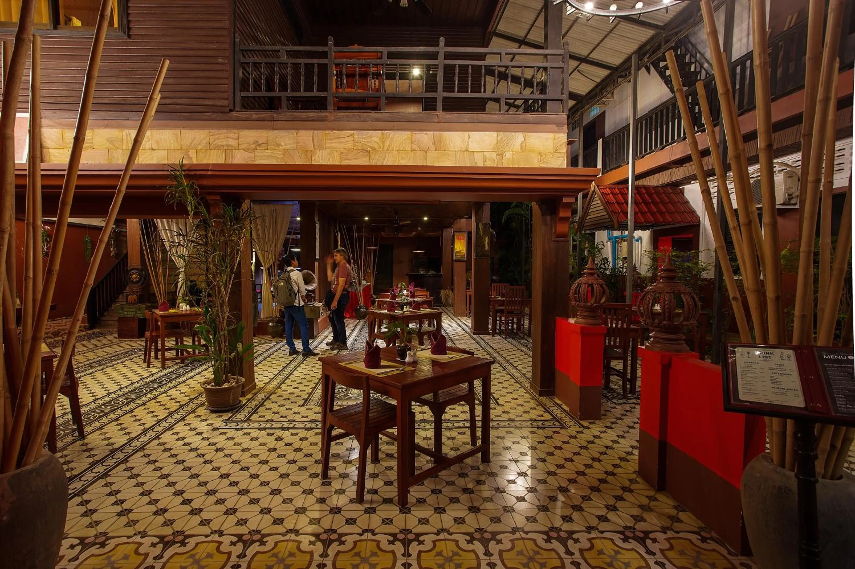 Restaurant/places to eat in RESIDENCE 1960