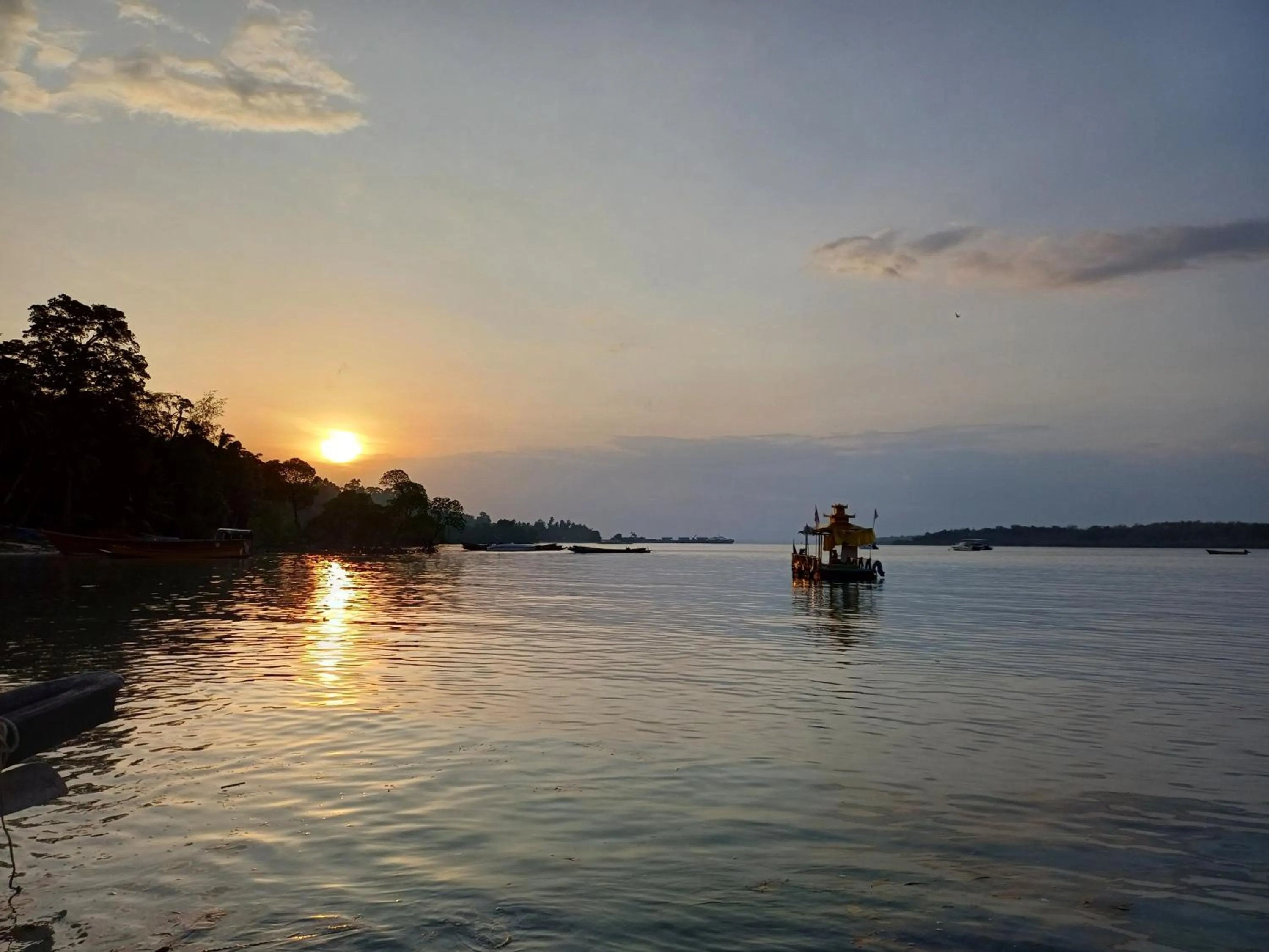 Sunset in Ocean Pearl Beach Resort
