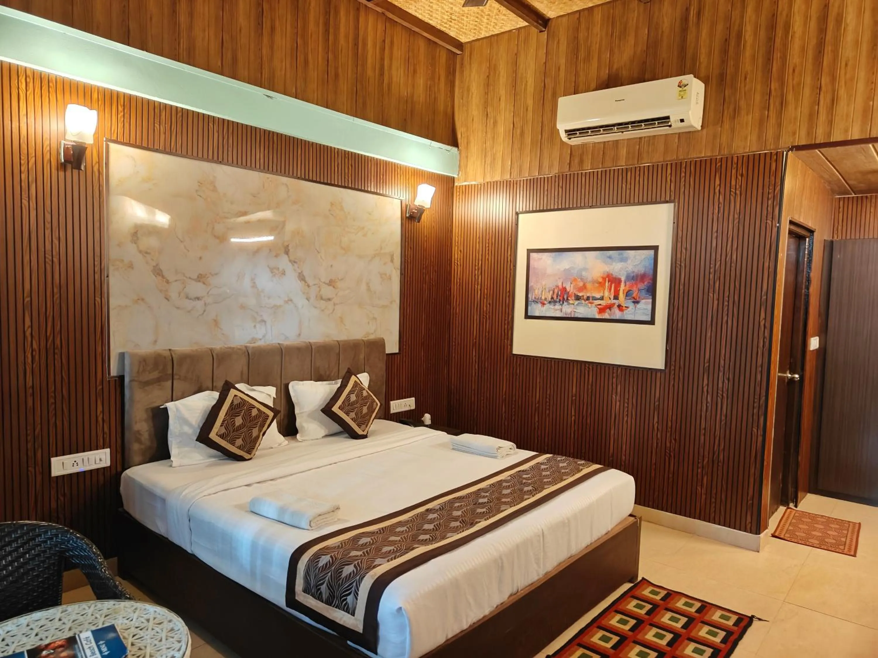 Photo of the whole room in Ocean Pearl Beach Resort