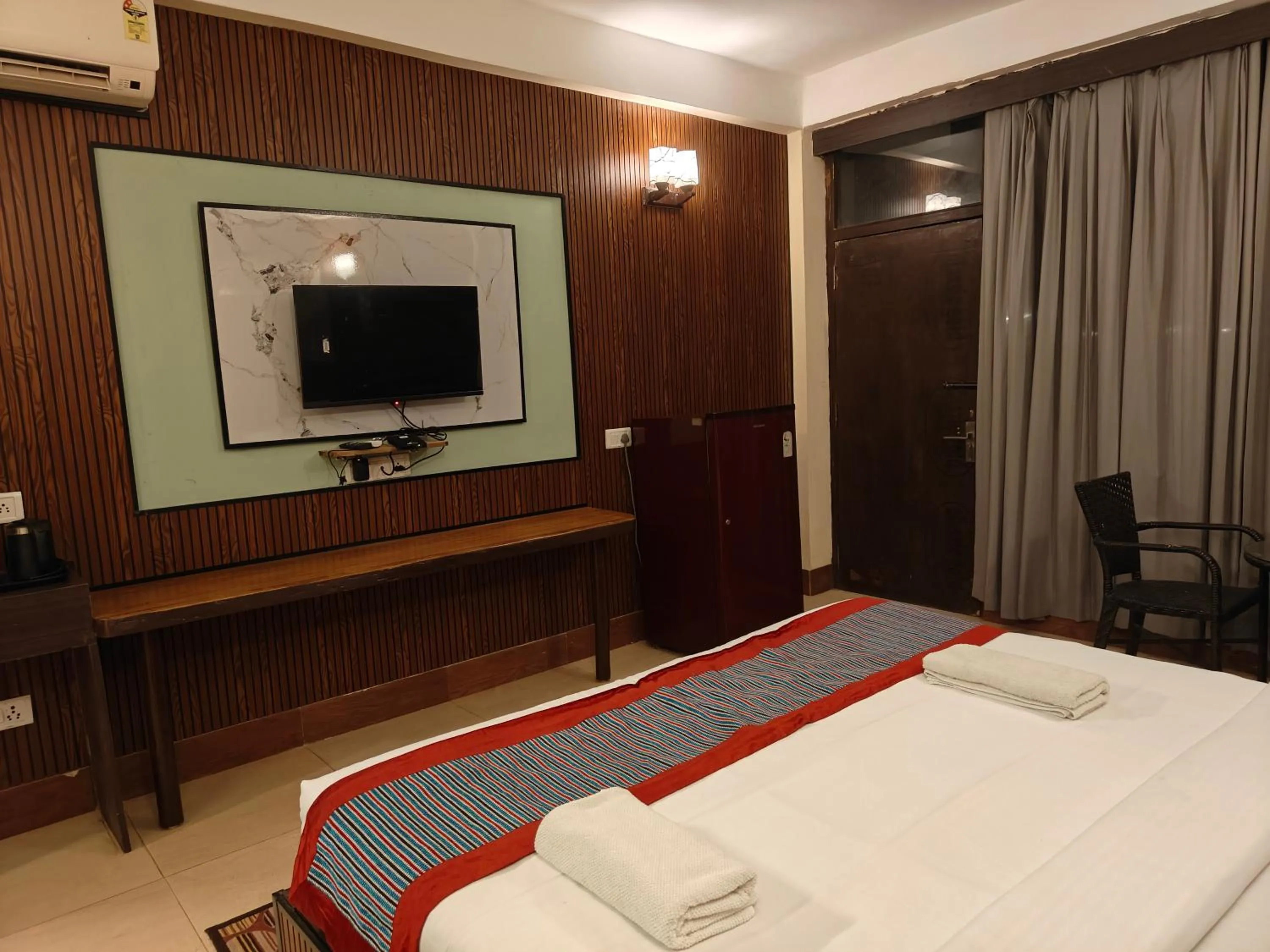 Photo of the whole room in Ocean Pearl Beach Resort