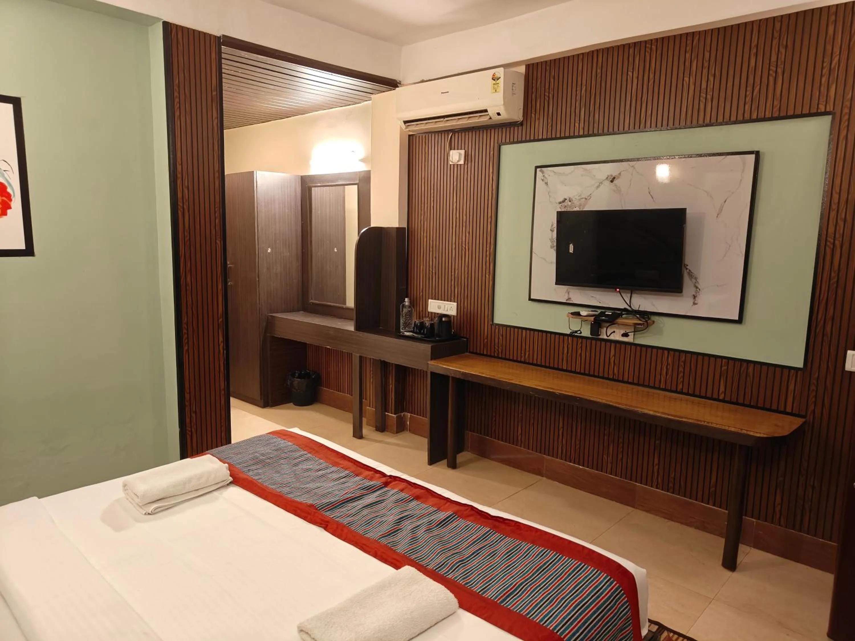 Photo of the whole room in Ocean Pearl Beach Resort