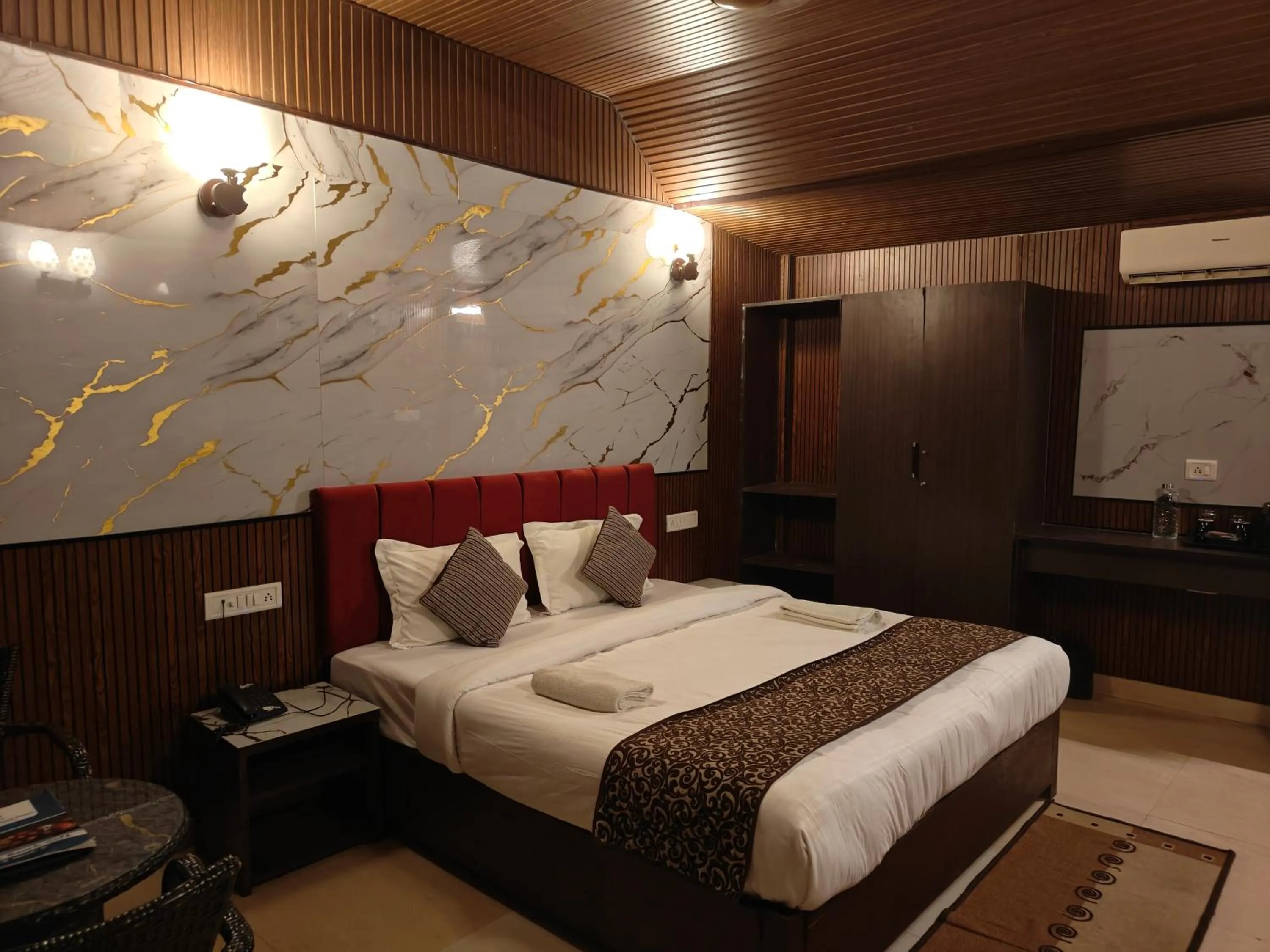 Photo of the whole room in Ocean Pearl Beach Resort