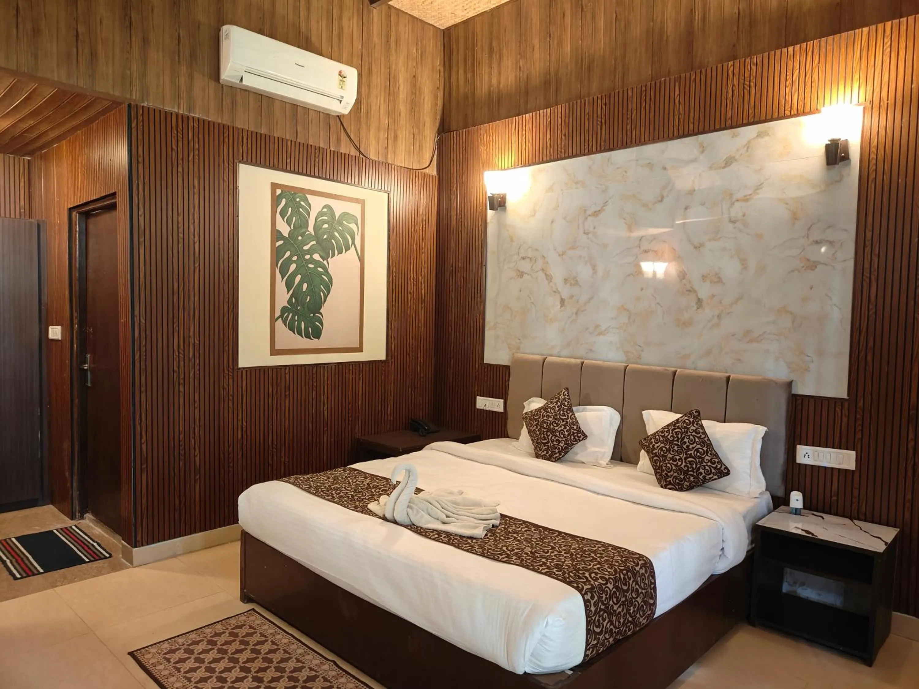 Photo of the whole room in Ocean Pearl Beach Resort