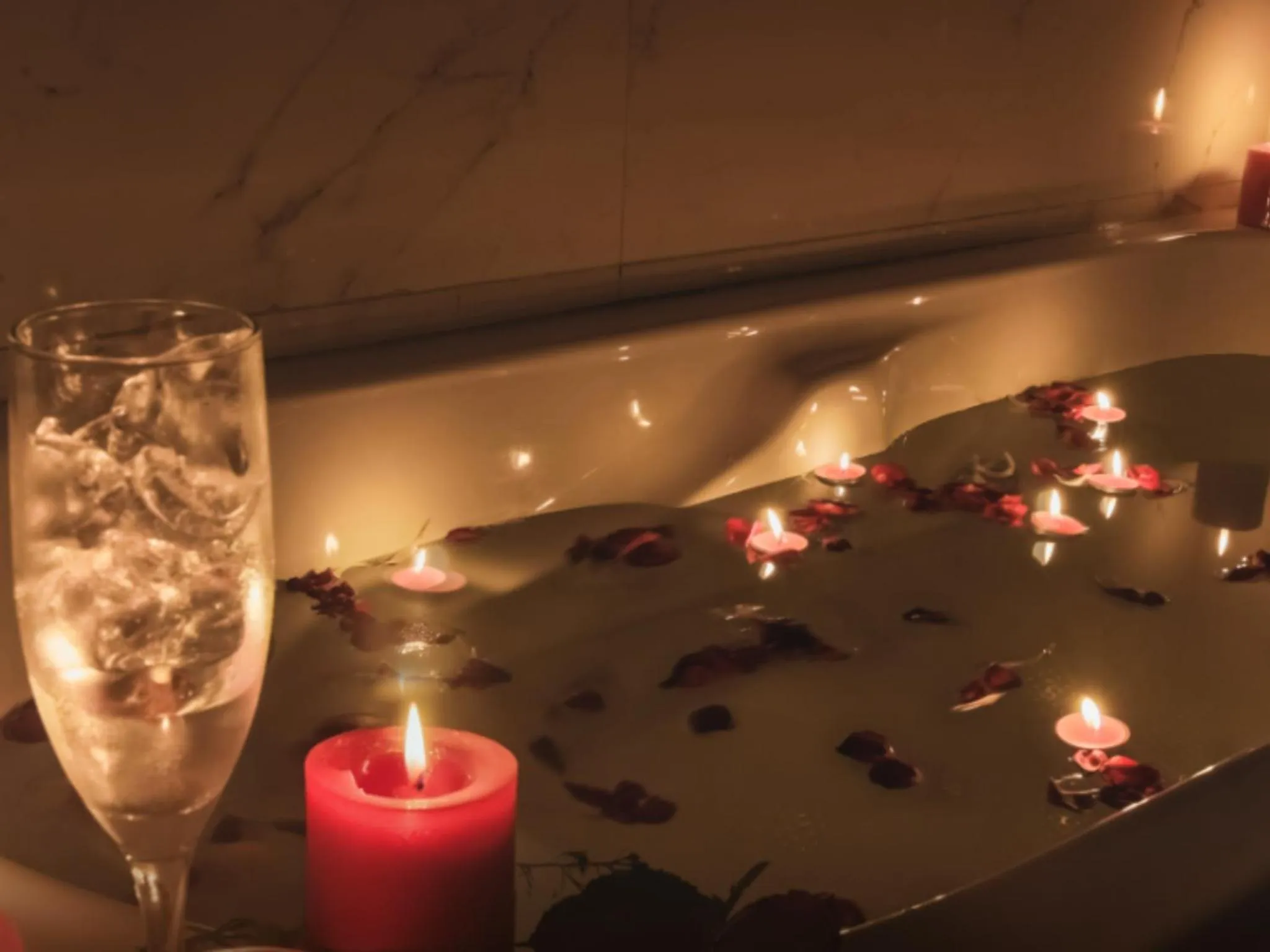 Bath in The Ocean Colombo - Guaranteed Sea View Rooms