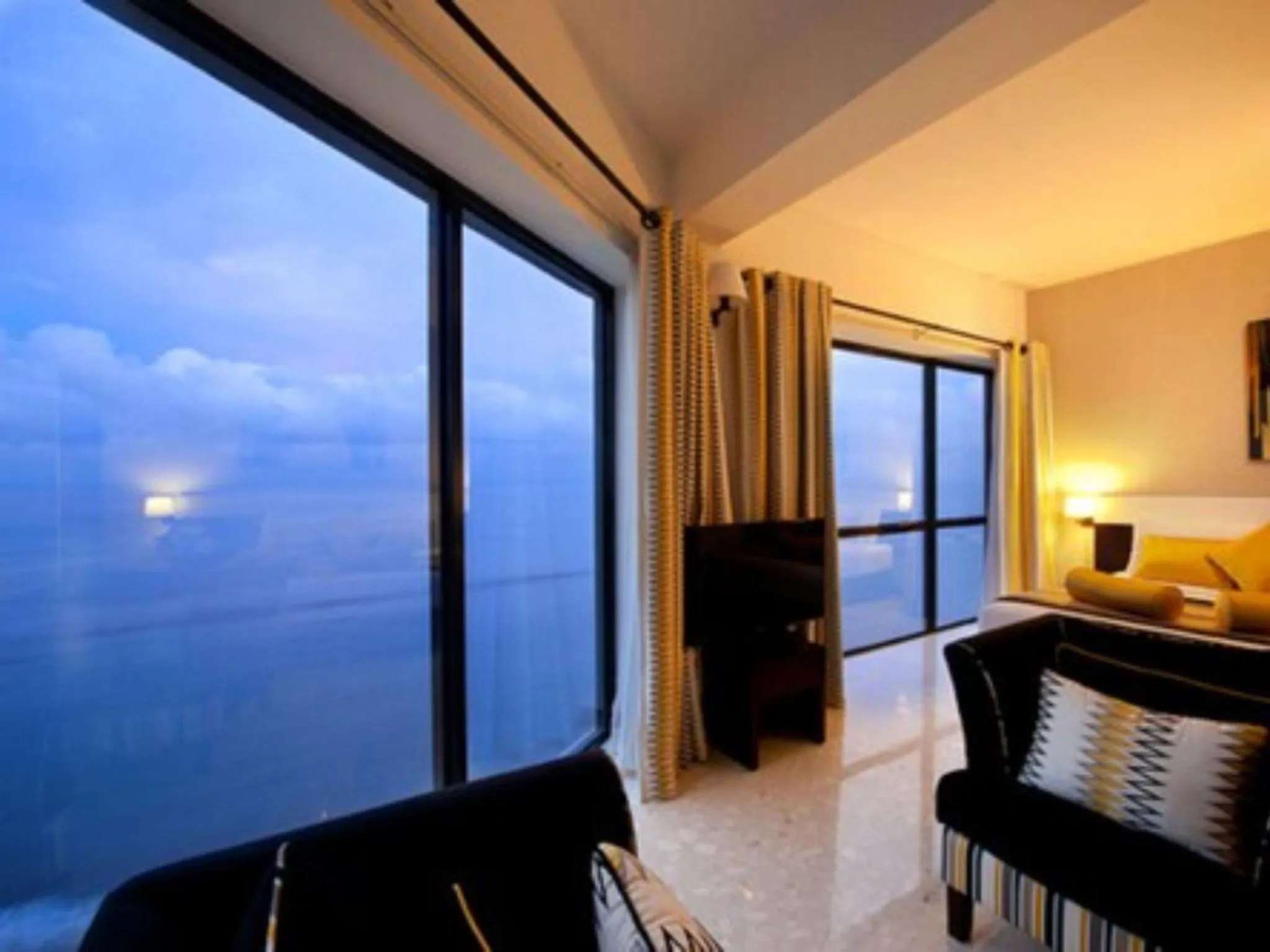 Sea view in The Ocean Colombo - Guaranteed Sea View Rooms