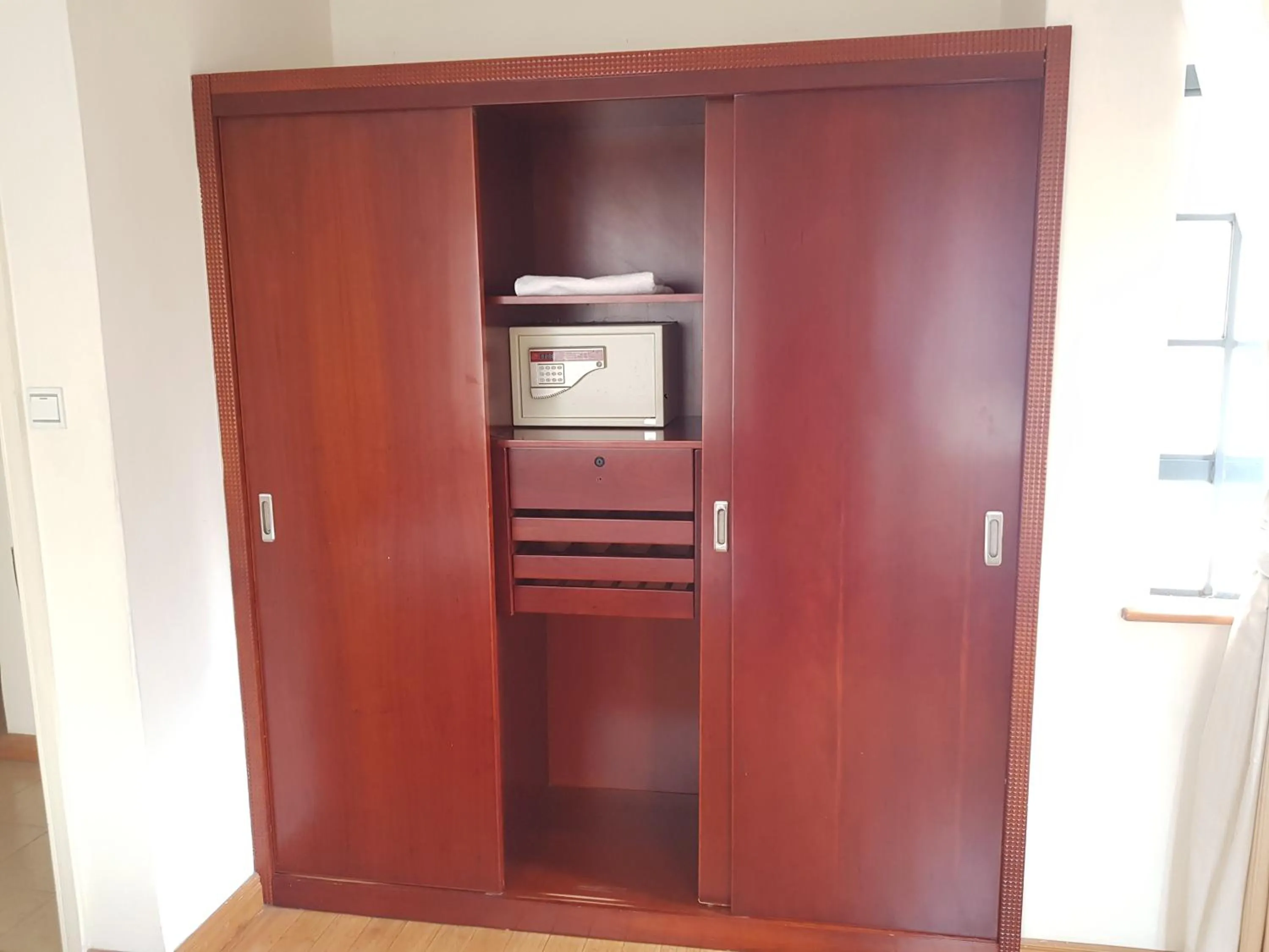 safe in Natural Oak Apartments