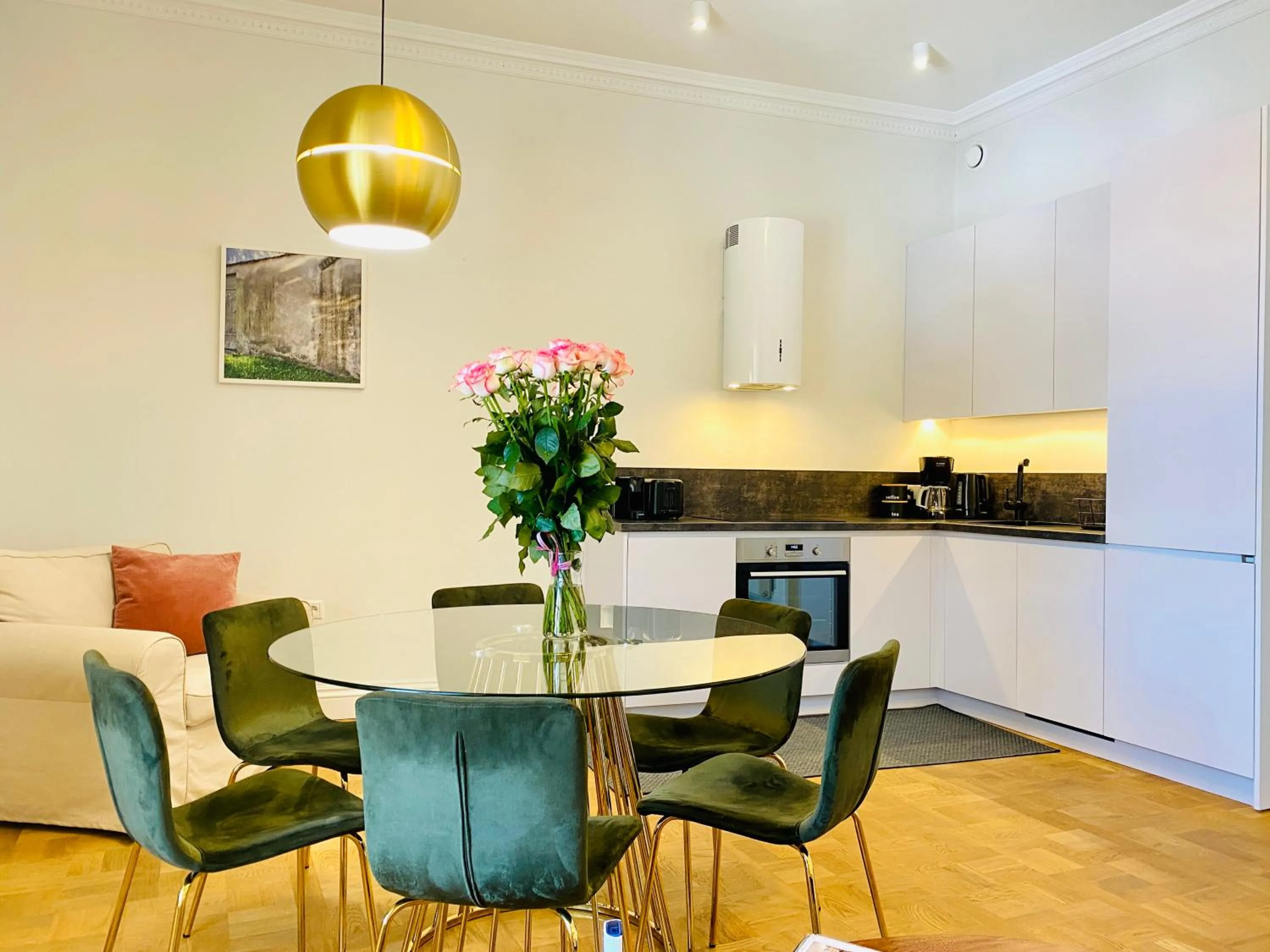 pet friendly in MINT Luxury Apartments at the Main Square