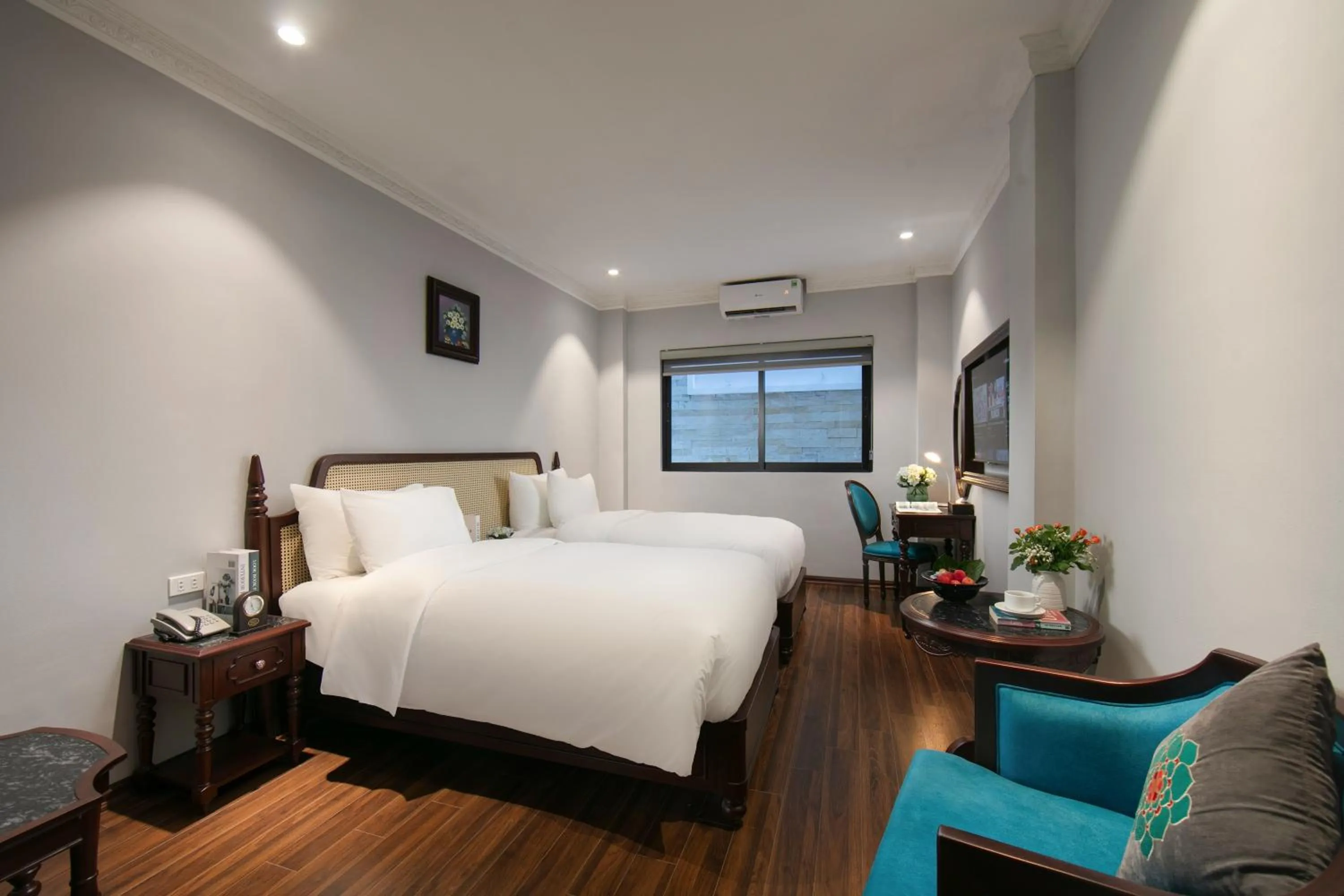 Bedroom, Bed in Serene Central Hotel