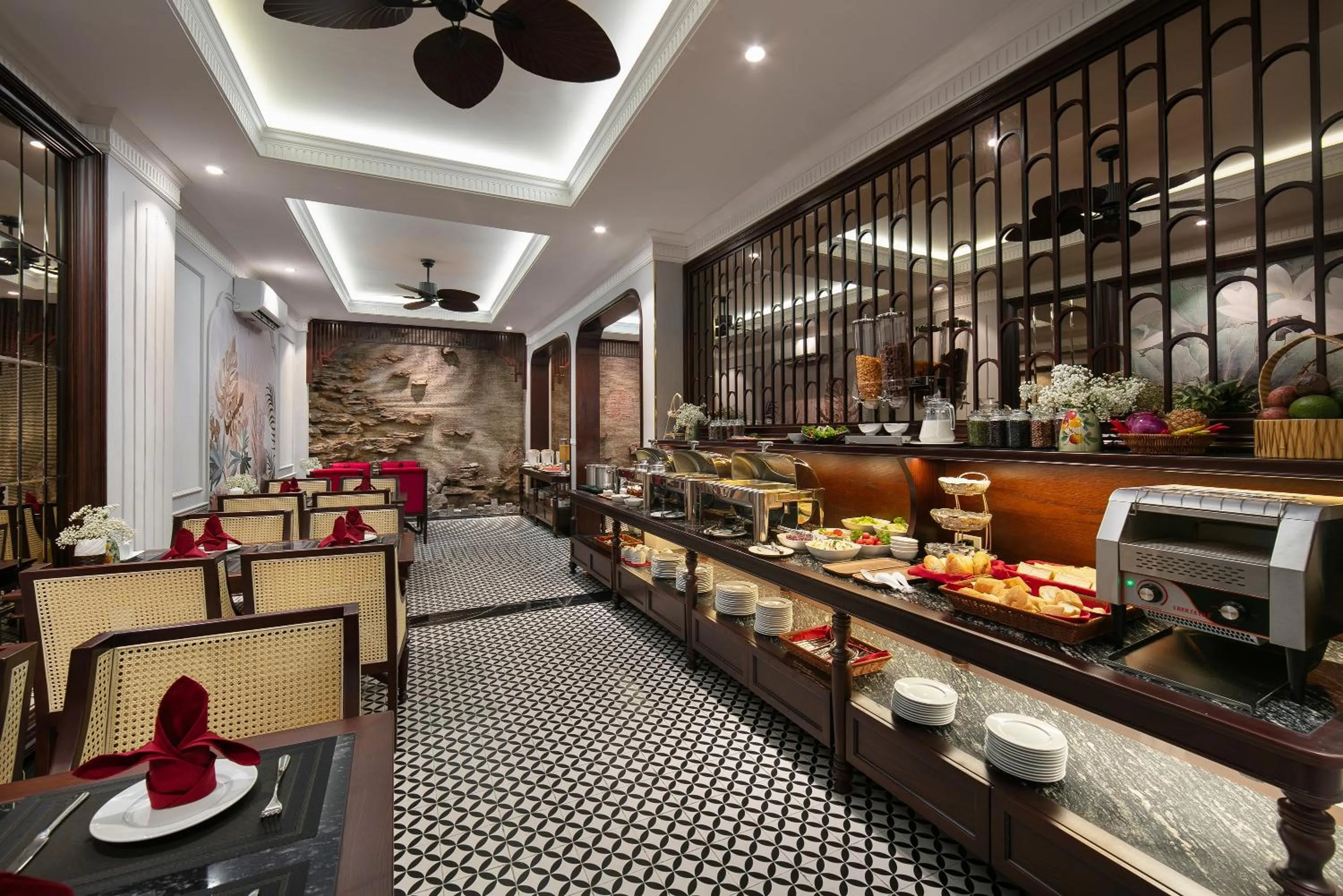 Buffet breakfast in Serene Central Hotel