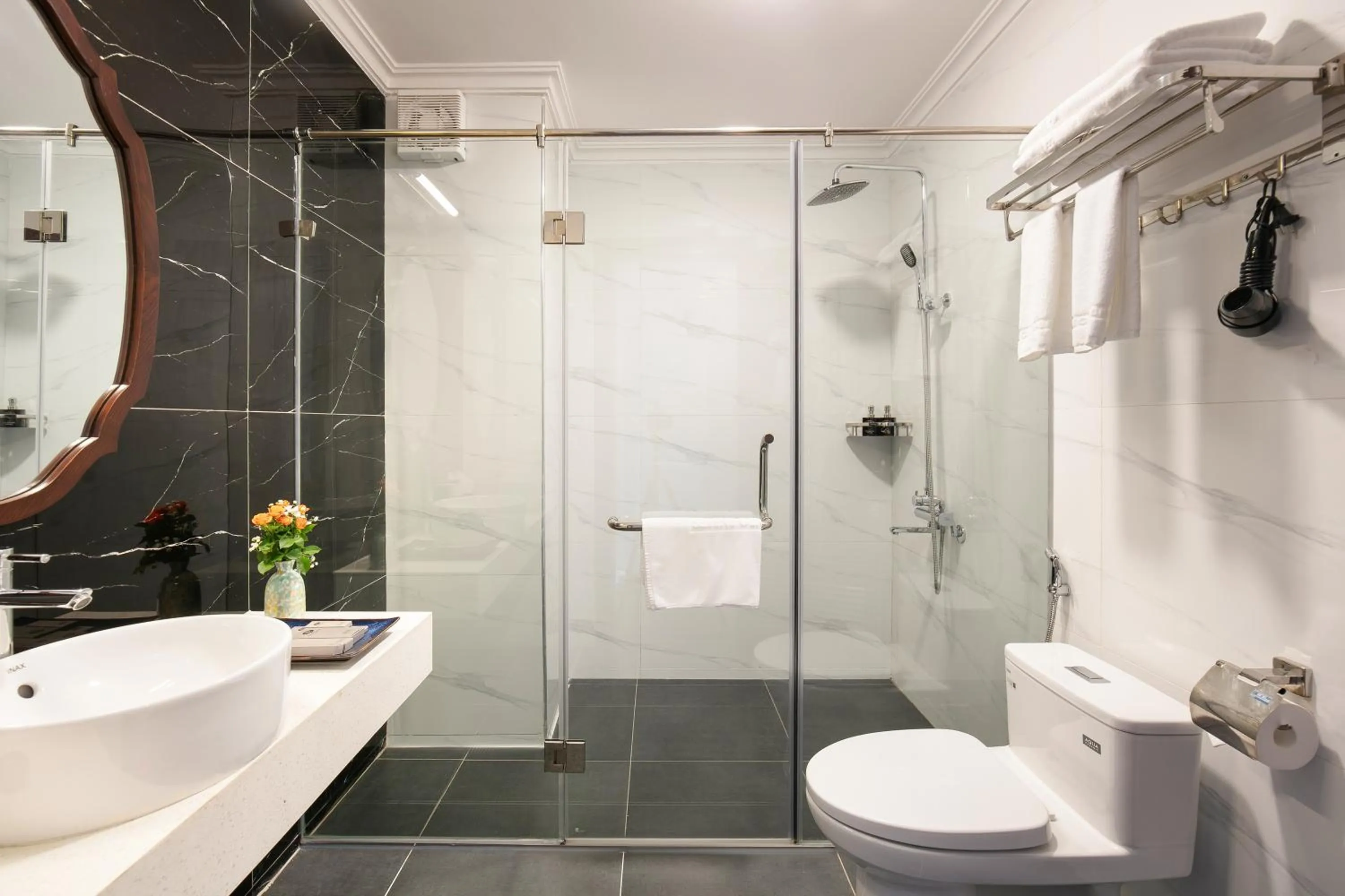 Bathroom in Serene Central Hotel