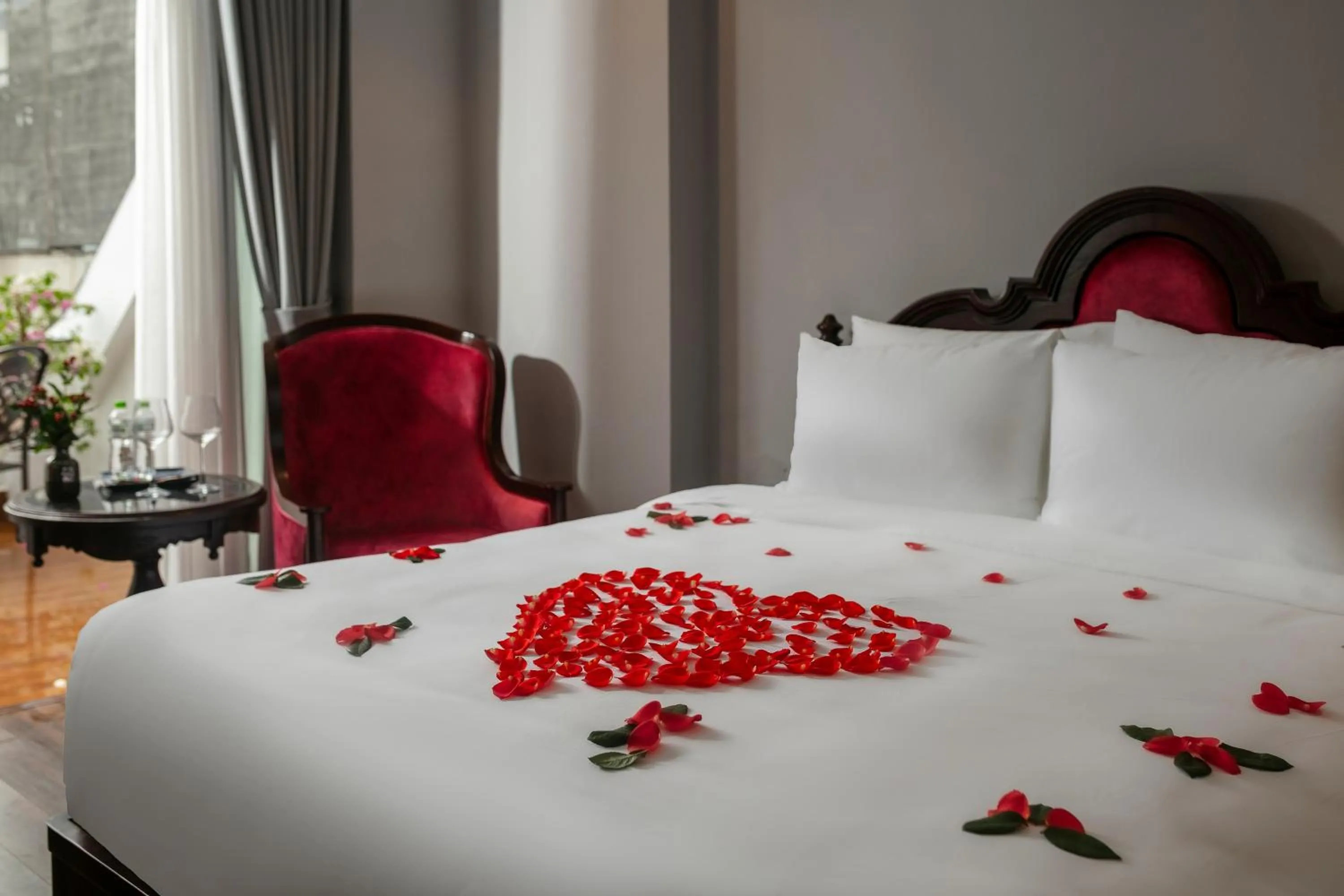 Bedroom, Bed in Serene Central Hotel