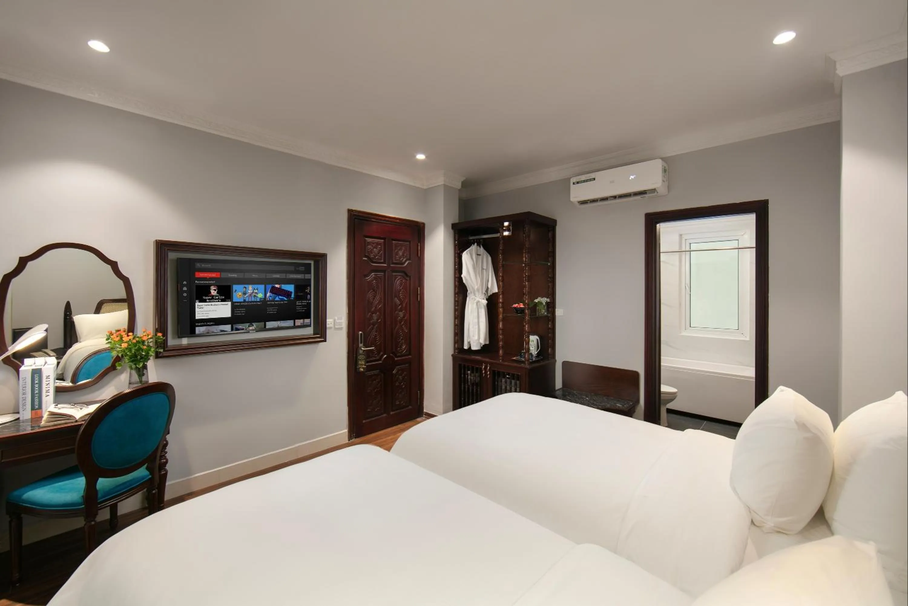 Bedroom, Bed in Serene Central Hotel