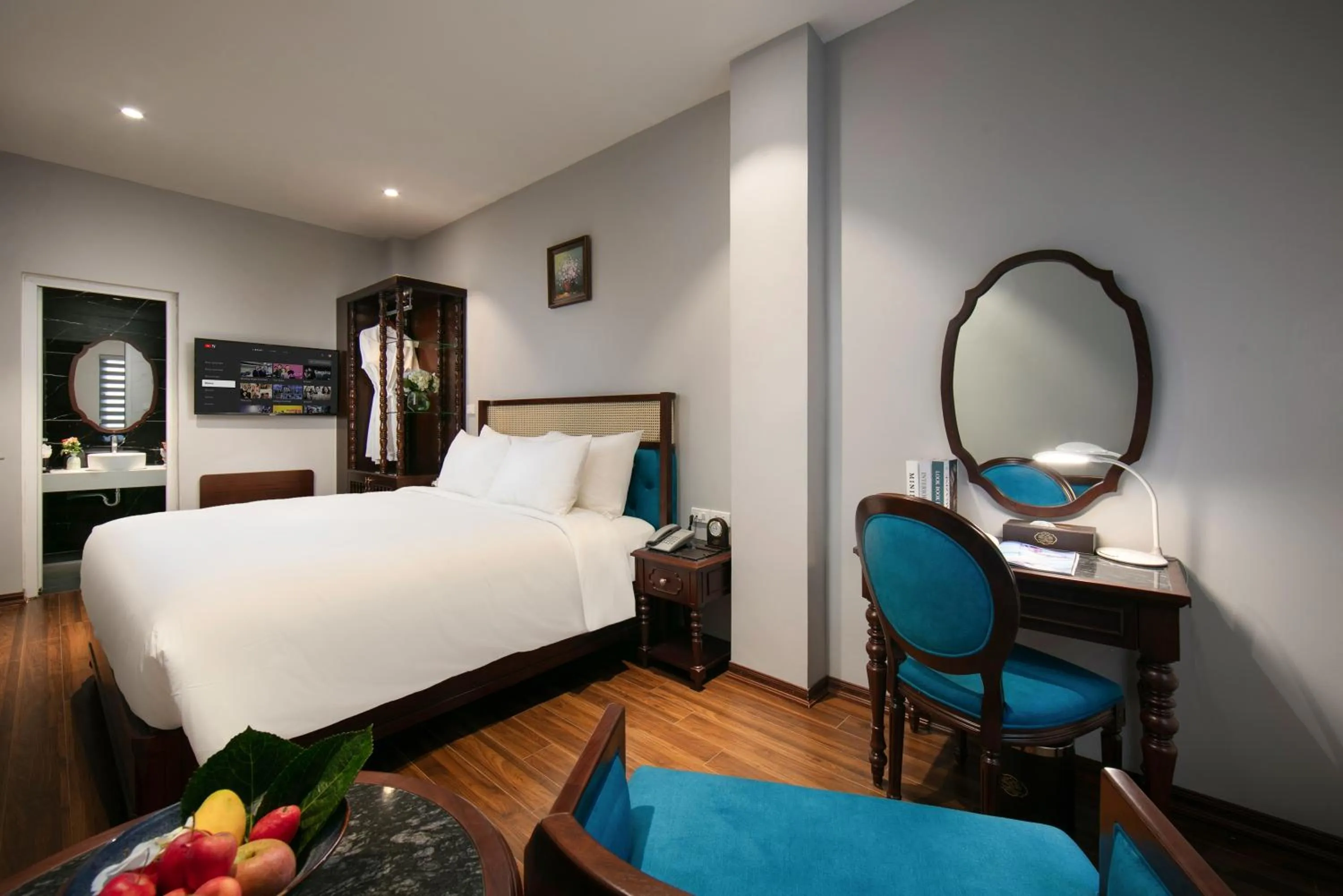 Bedroom, Bed in Serene Central Hotel