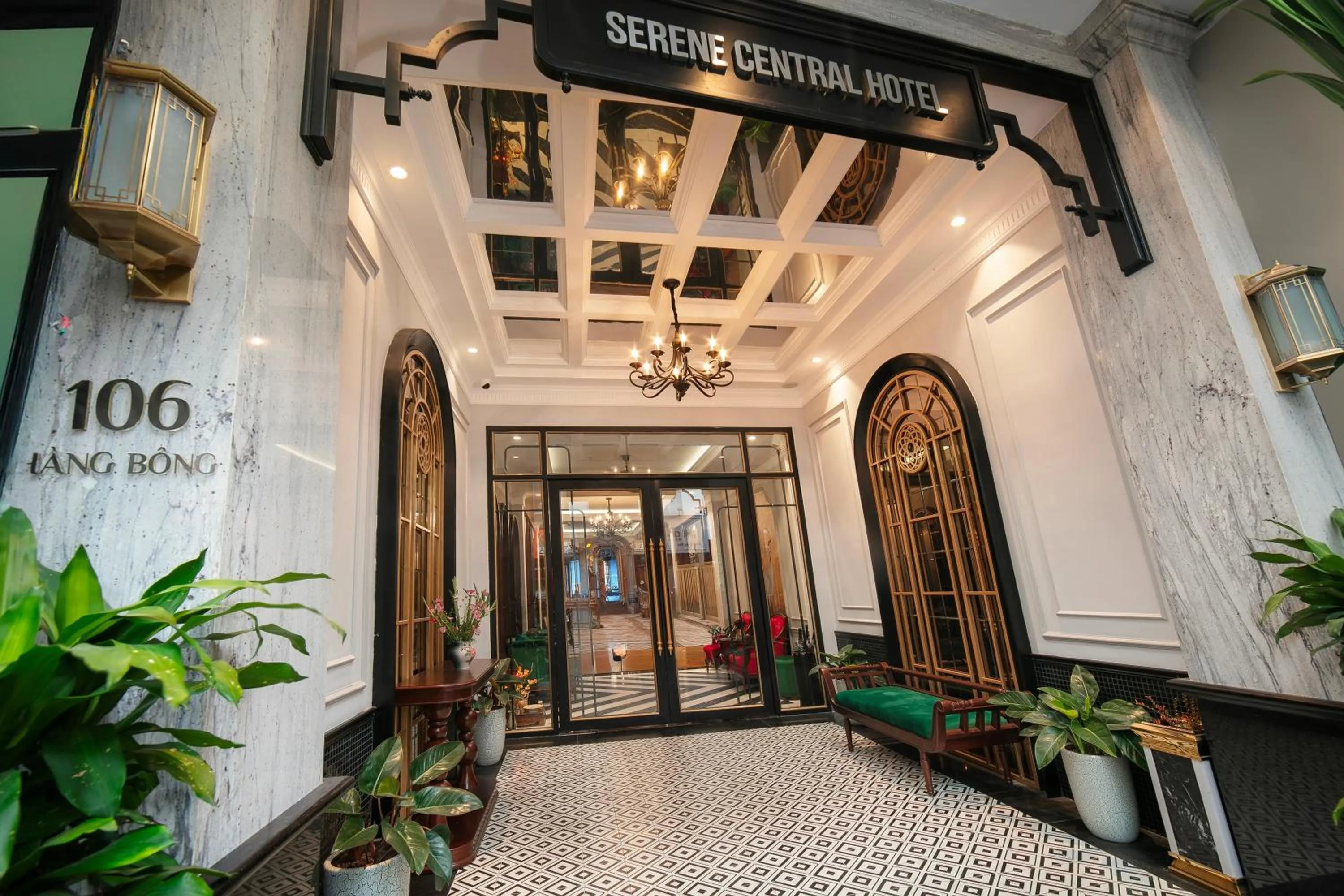 Facade/entrance in Serene Central Hotel