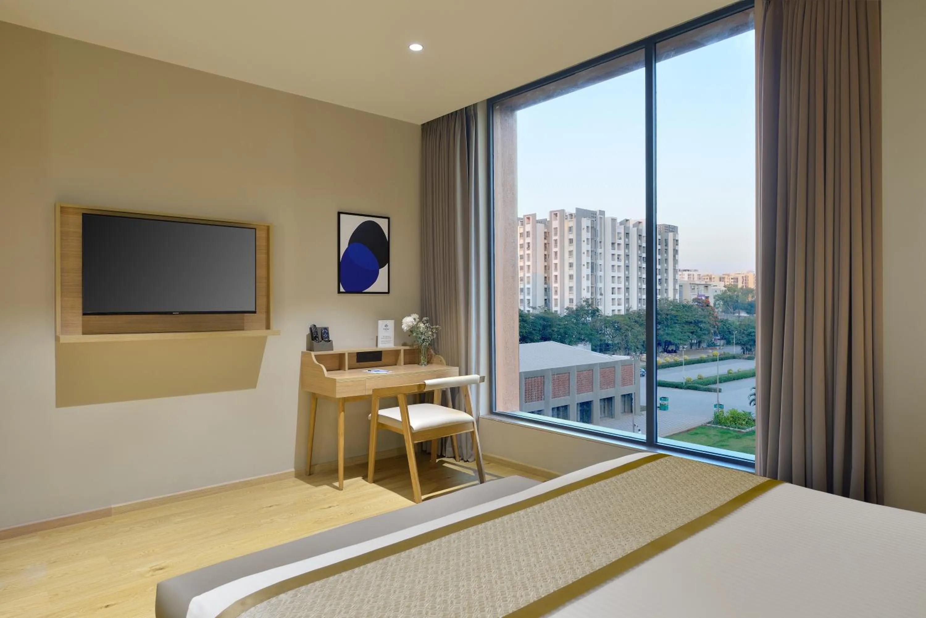 Bed in Treat Hotel Nashik City Center