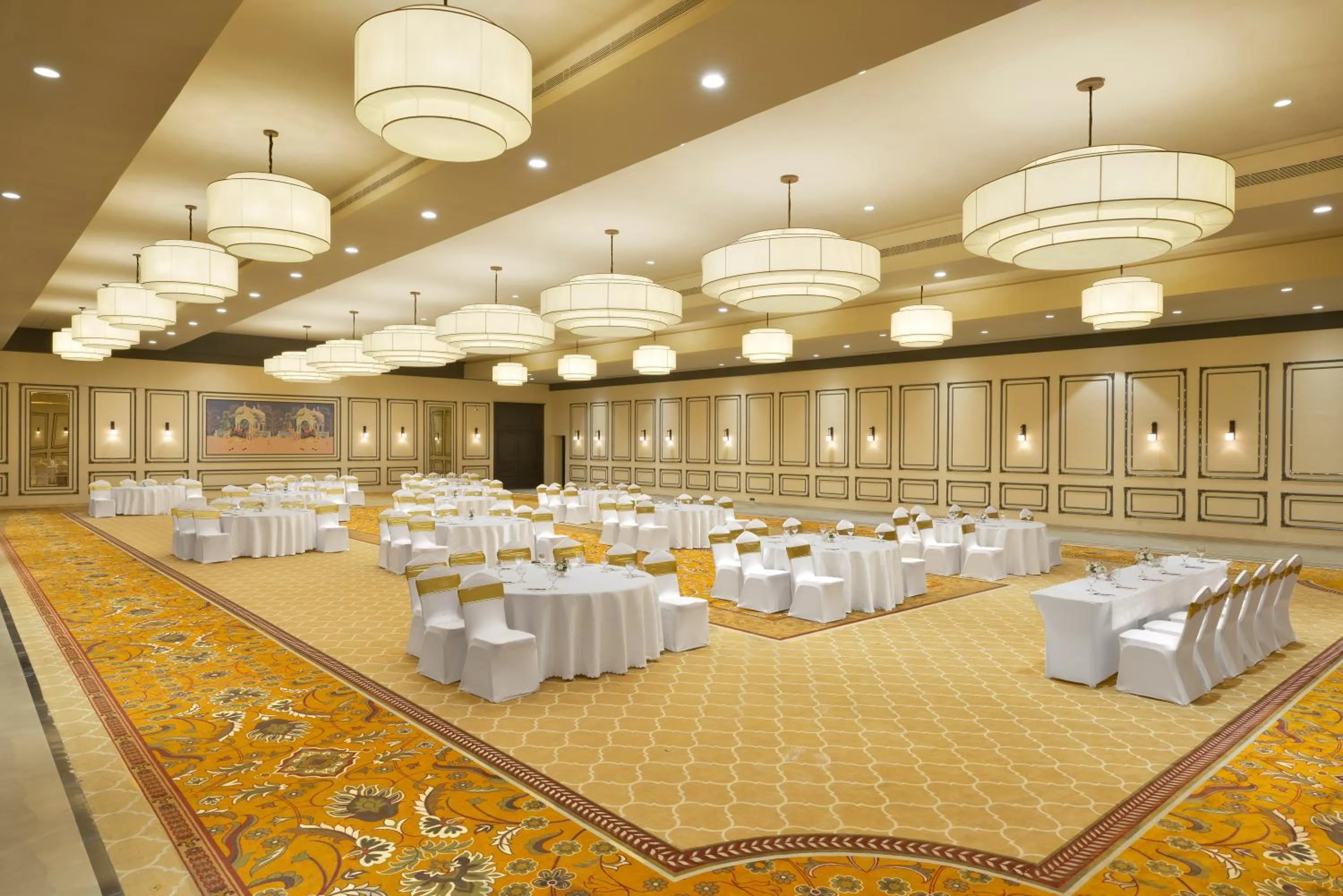 Banquet/Function facilities in Treat Hotel Nashik City Center