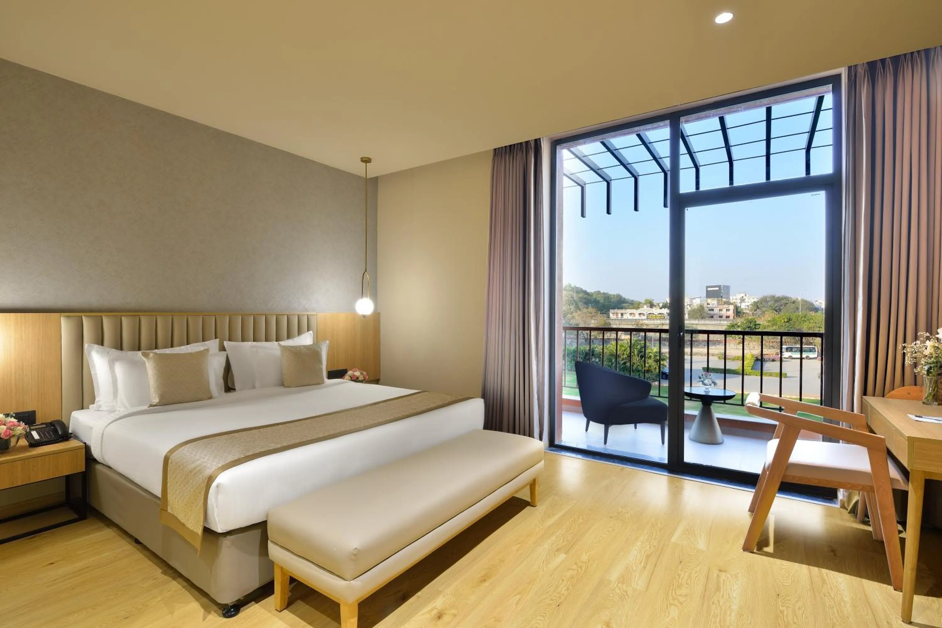 Bed in Treat Hotel Nashik City Center