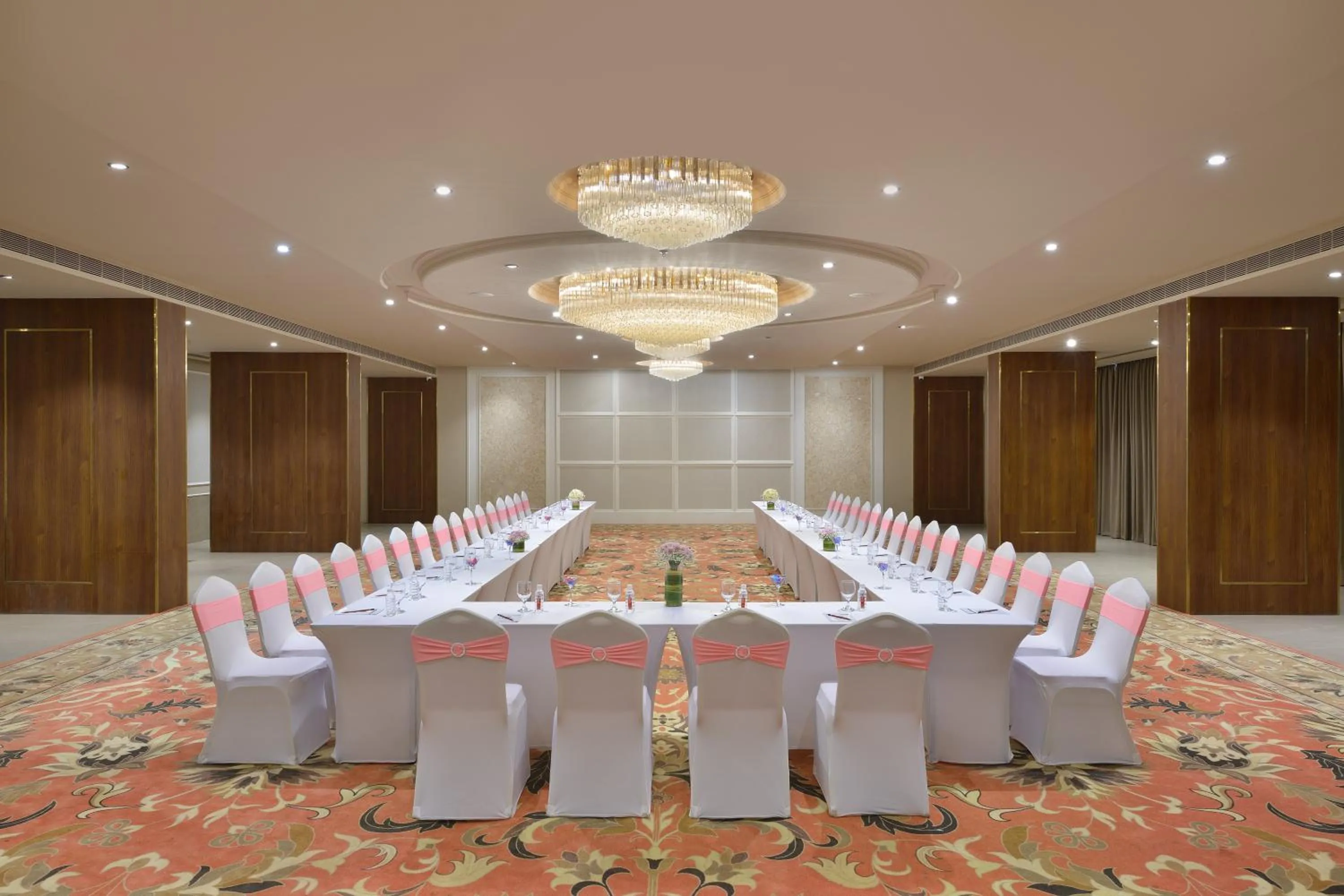 Banquet/Function facilities in Treat Hotel Nashik City Center