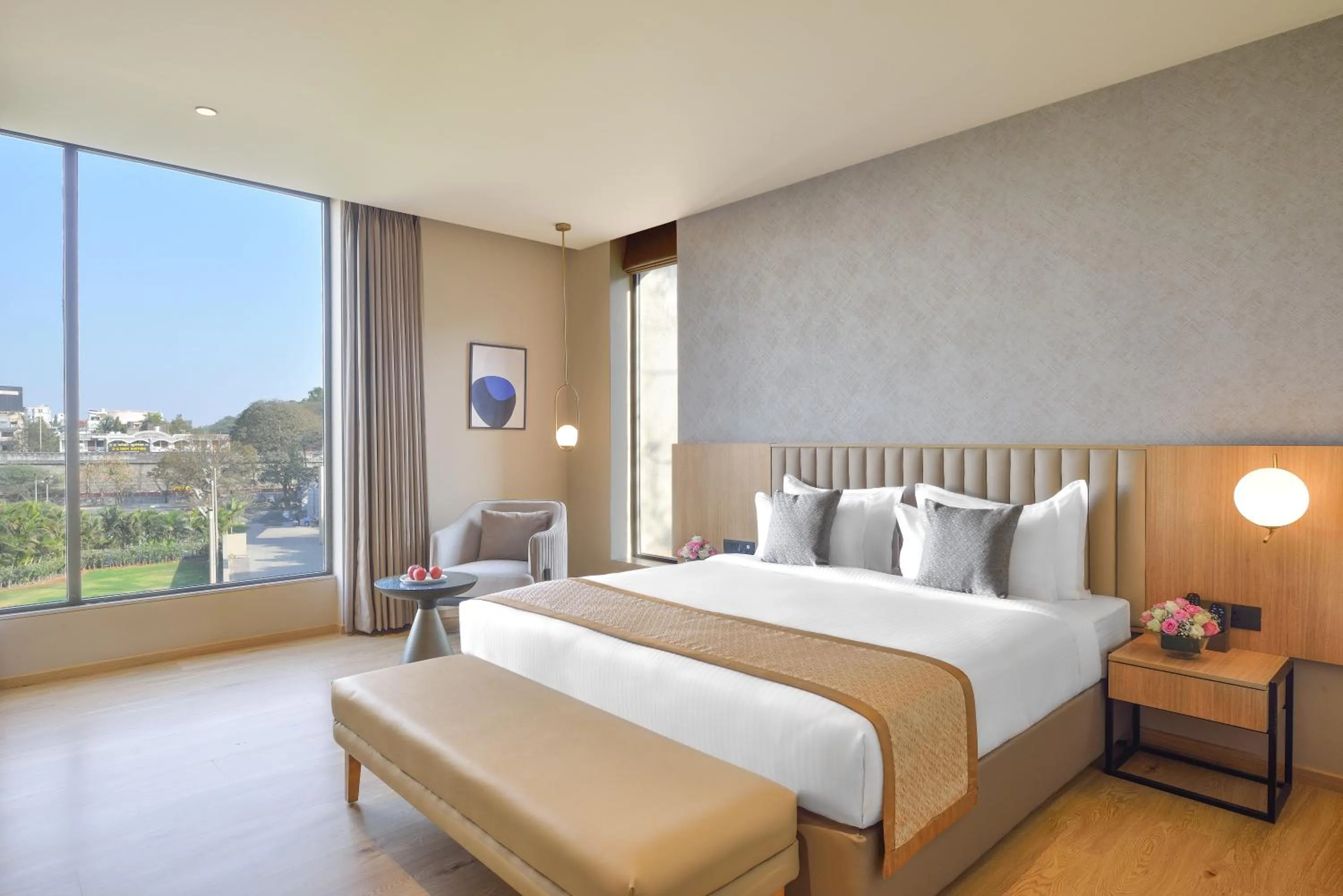 Bed in Treat Hotel Nashik City Center