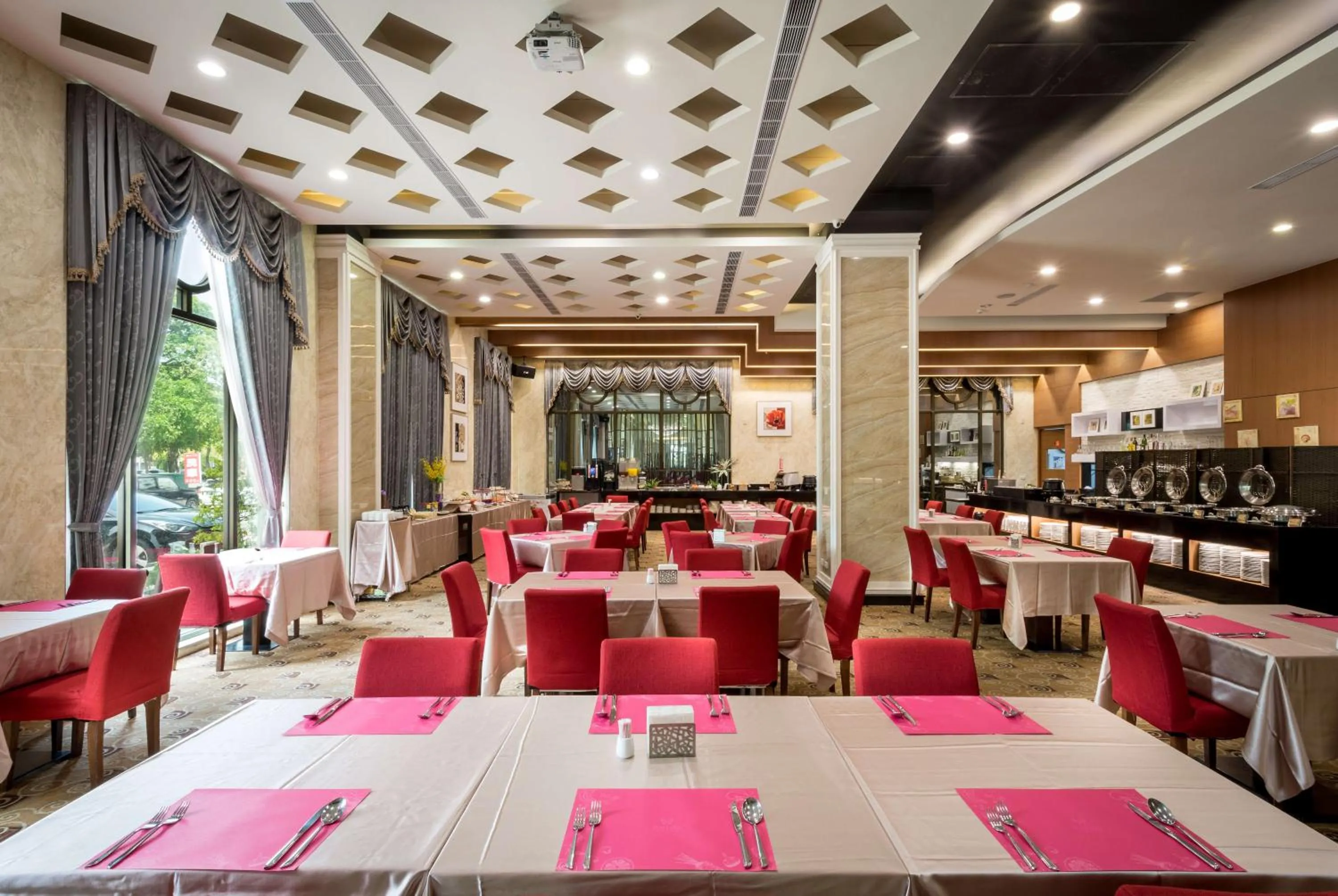 Restaurant/places to eat in Royal Chiayi Hotel