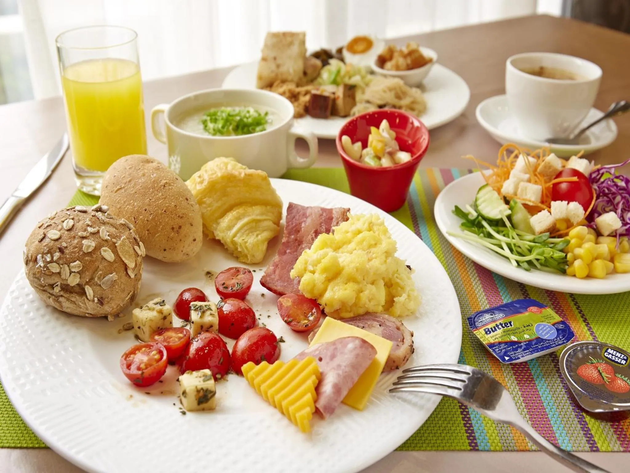 Buffet breakfast in Royal Chiayi Hotel